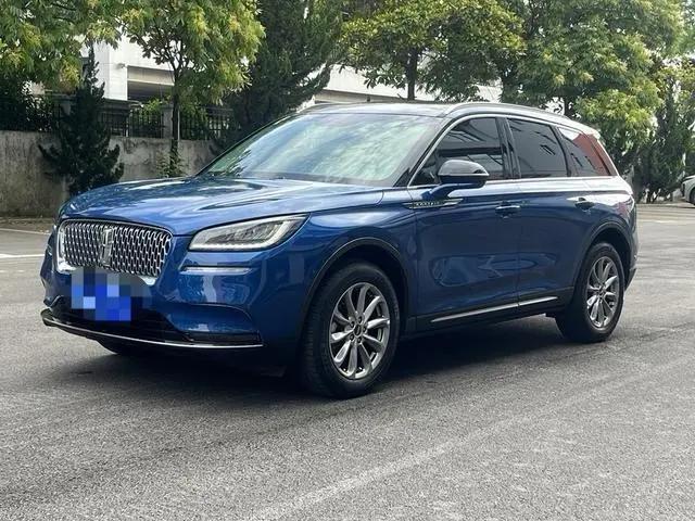 Explorer 2020 2.0T Two‑Wheel Drive Prestige Edition