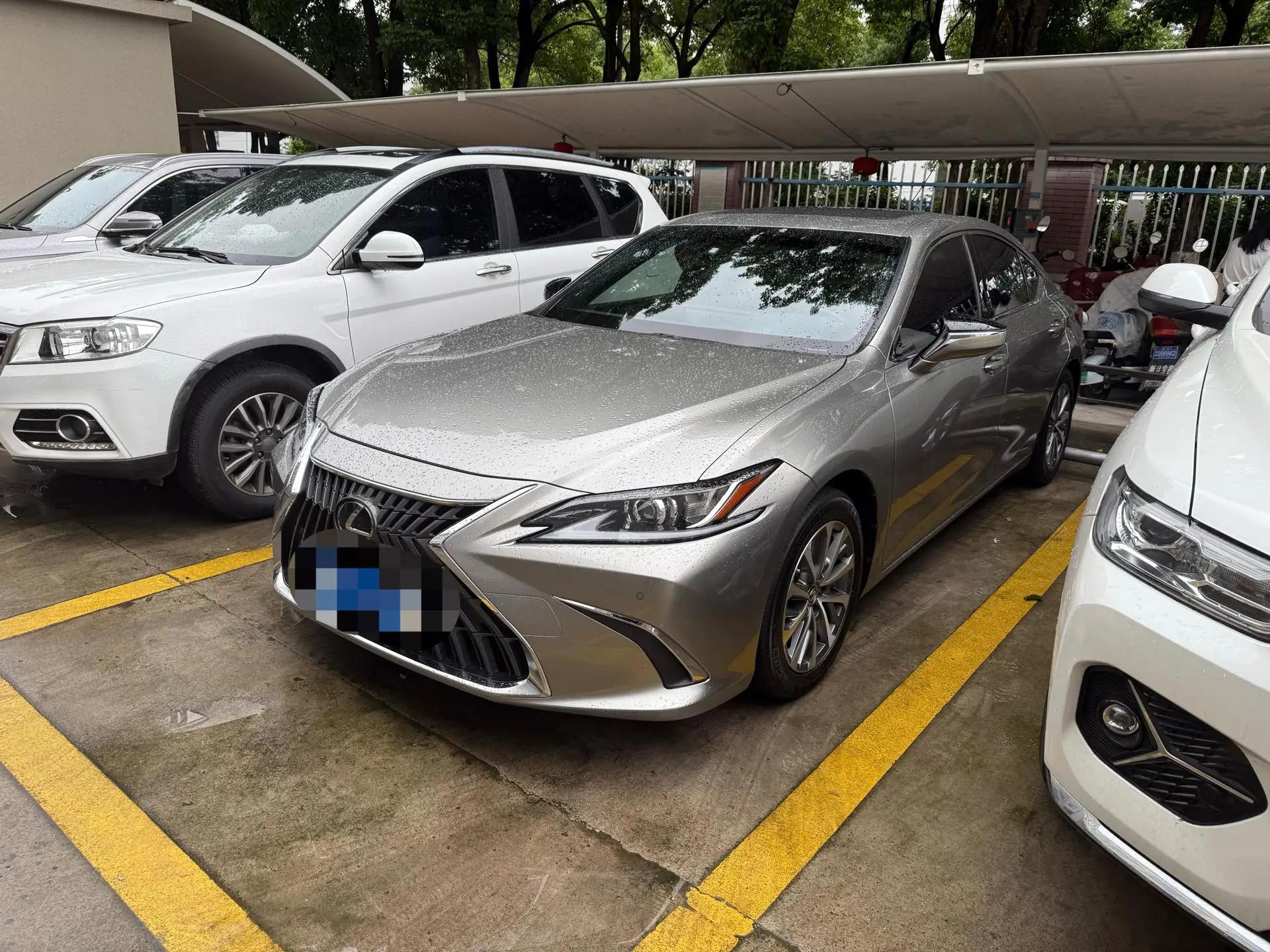 Lexus ES (Imported) 2025 ES300h 2.5 CVT Prestige Edition Automatic