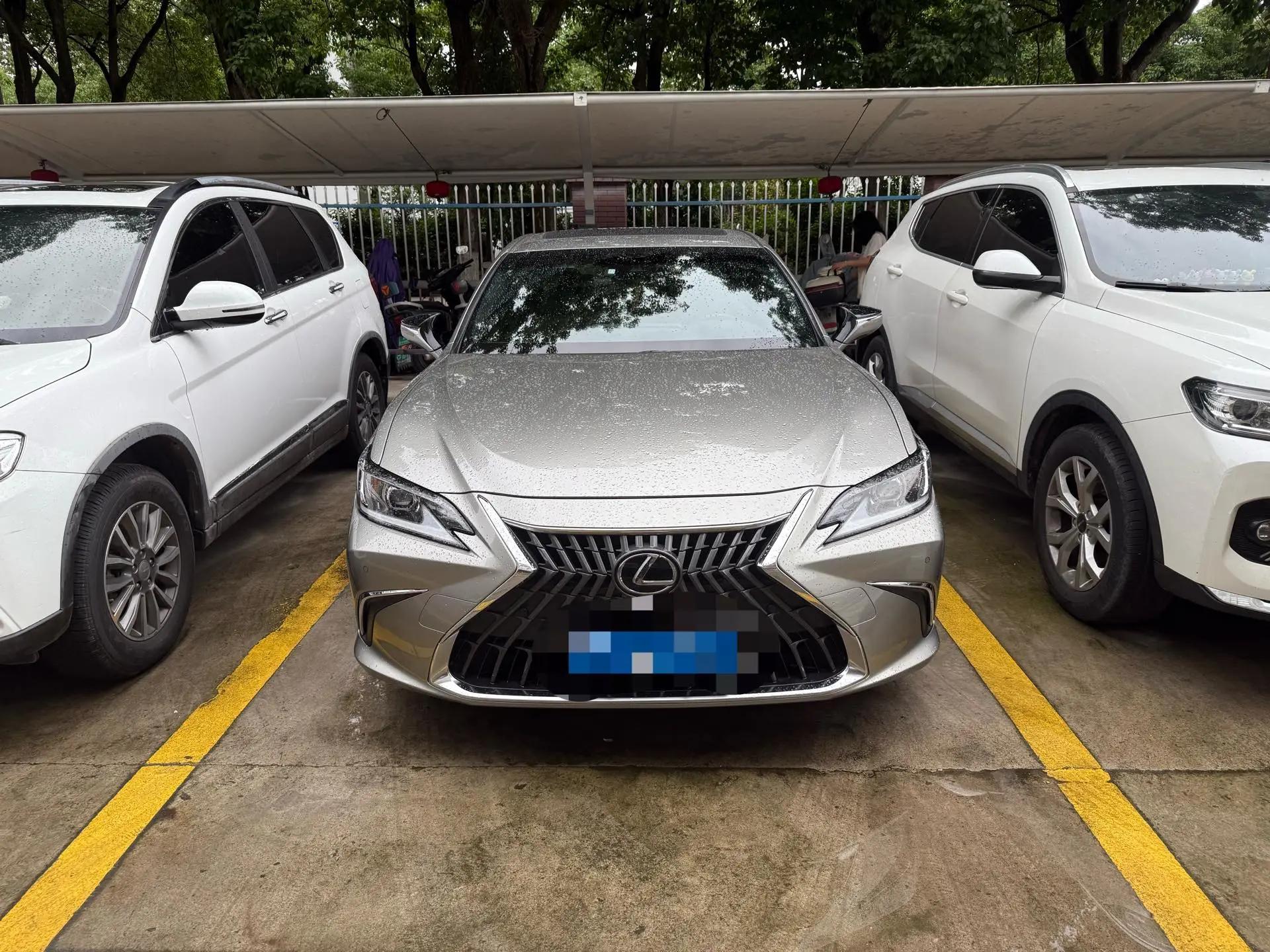 Lexus ES (Imported) 2025 ES300h 2.5 CVT Prestige Edition Automatic 2