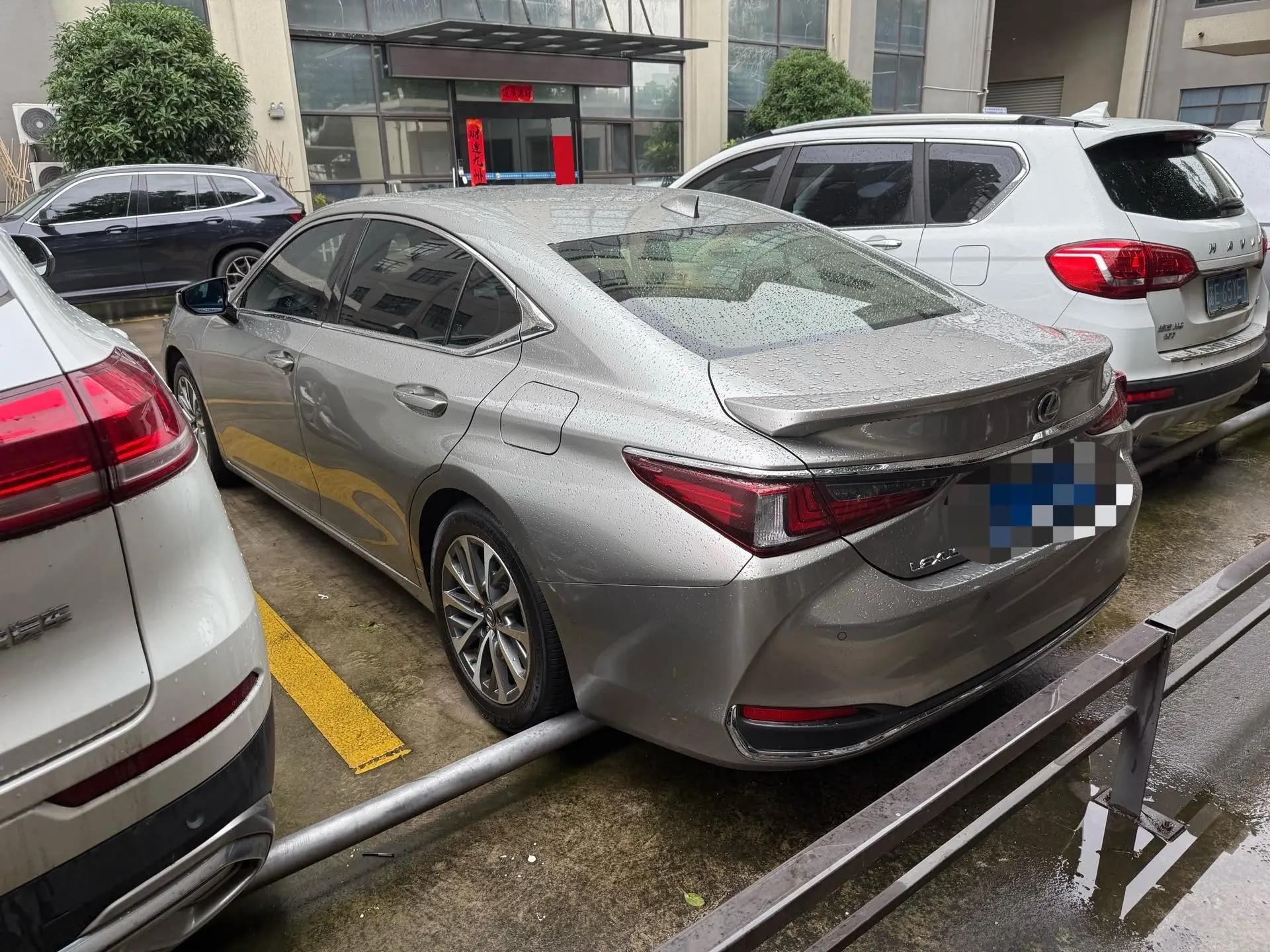 Lexus ES (Imported) 2025 ES300h 2.5 CVT Prestige Edition Automatic 6
