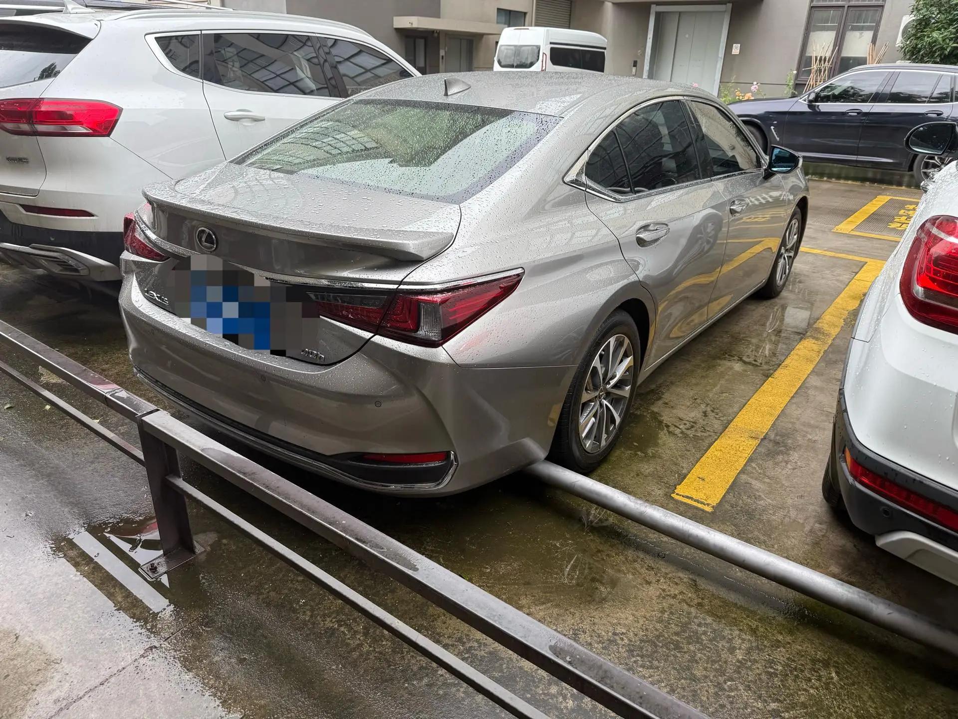 Lexus ES (Imported) 2025 ES300h 2.5 CVT Prestige Edition Automatic 7