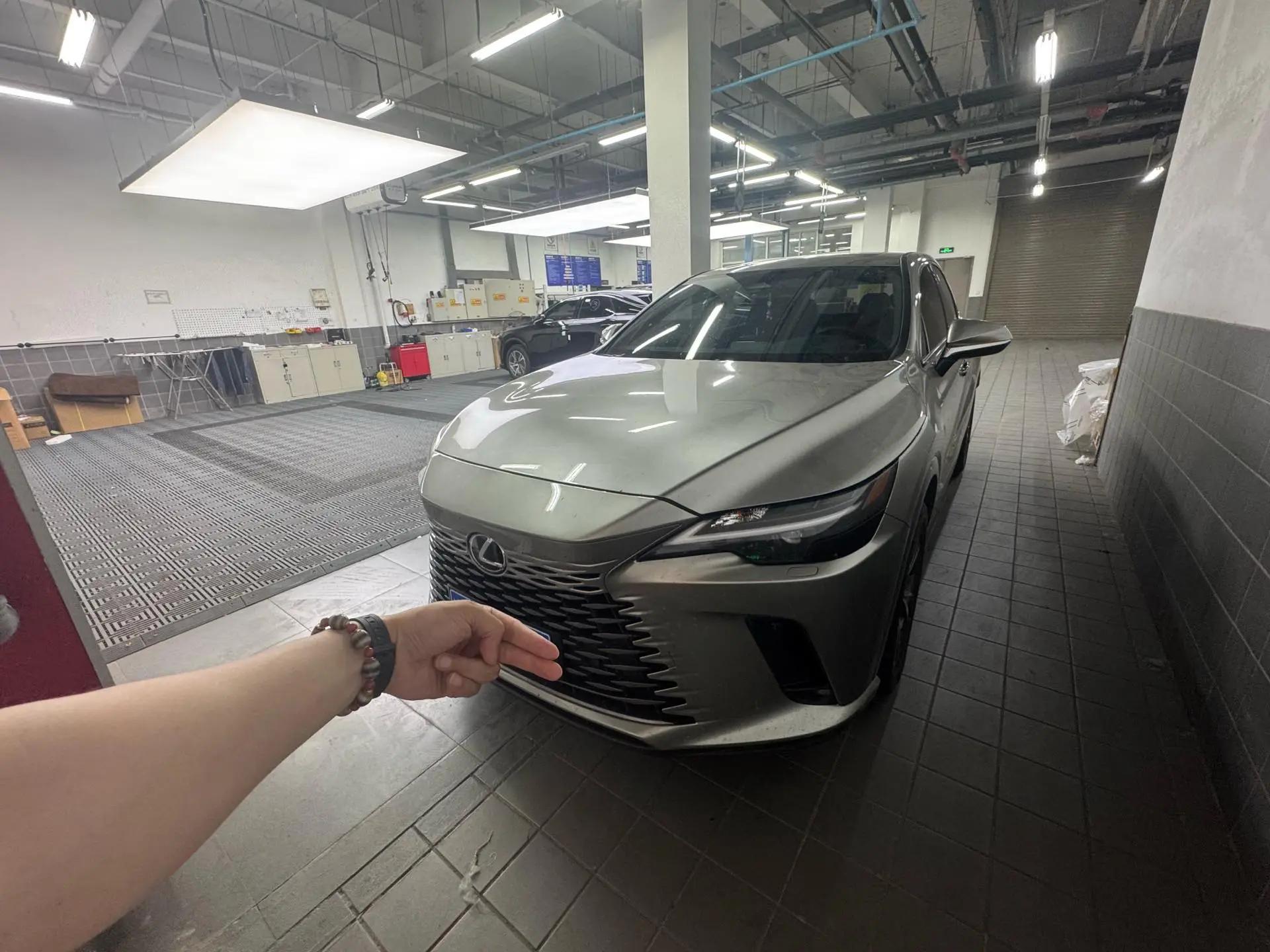 打开图片灯箱:Lexus RX (Imported) 2024 RX300 2.0T Four-wheel Drive Edition Automatic Gear