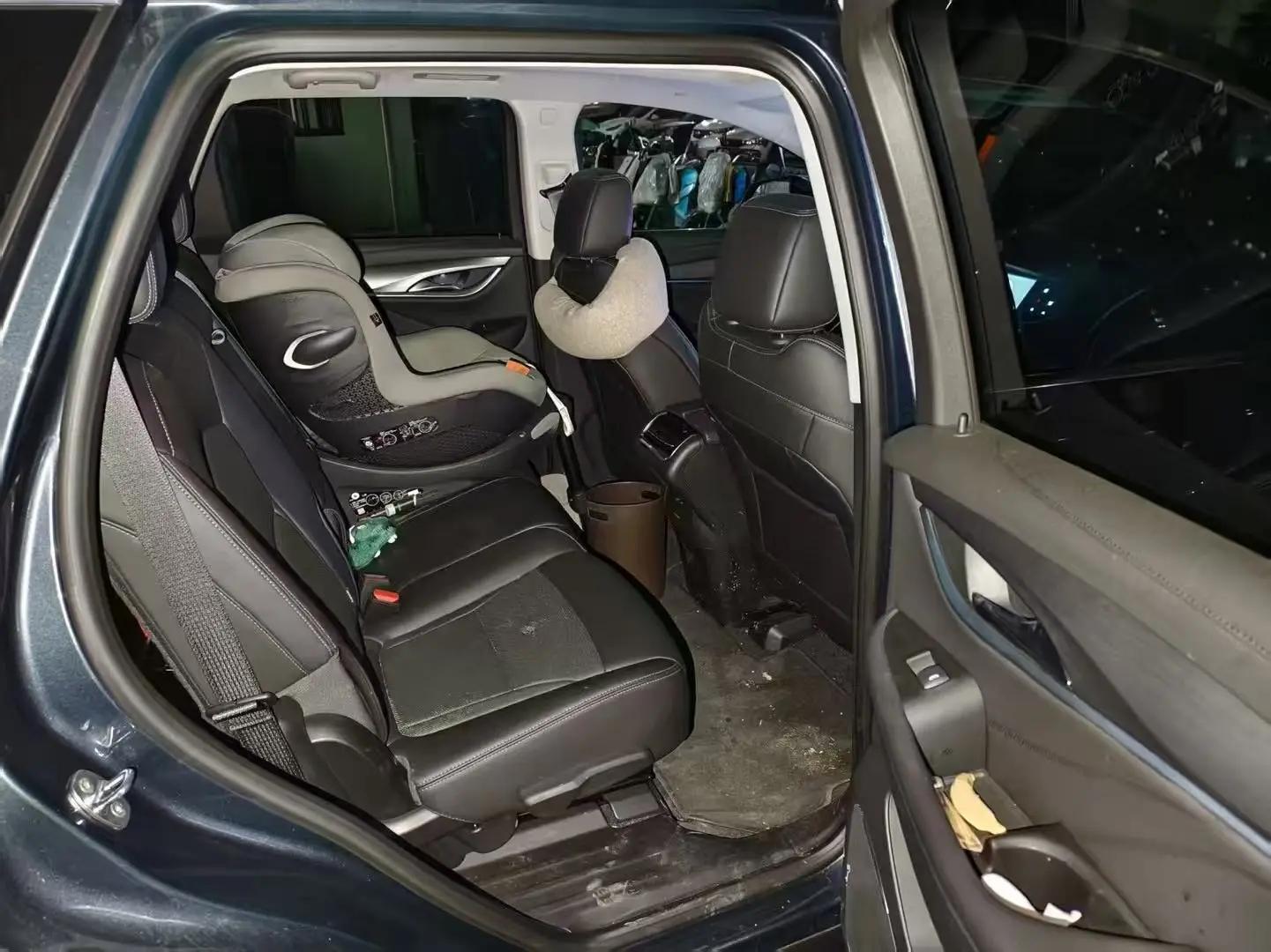 Angke Flag 2022 652T Two-Drive Honorable 7-seat 6