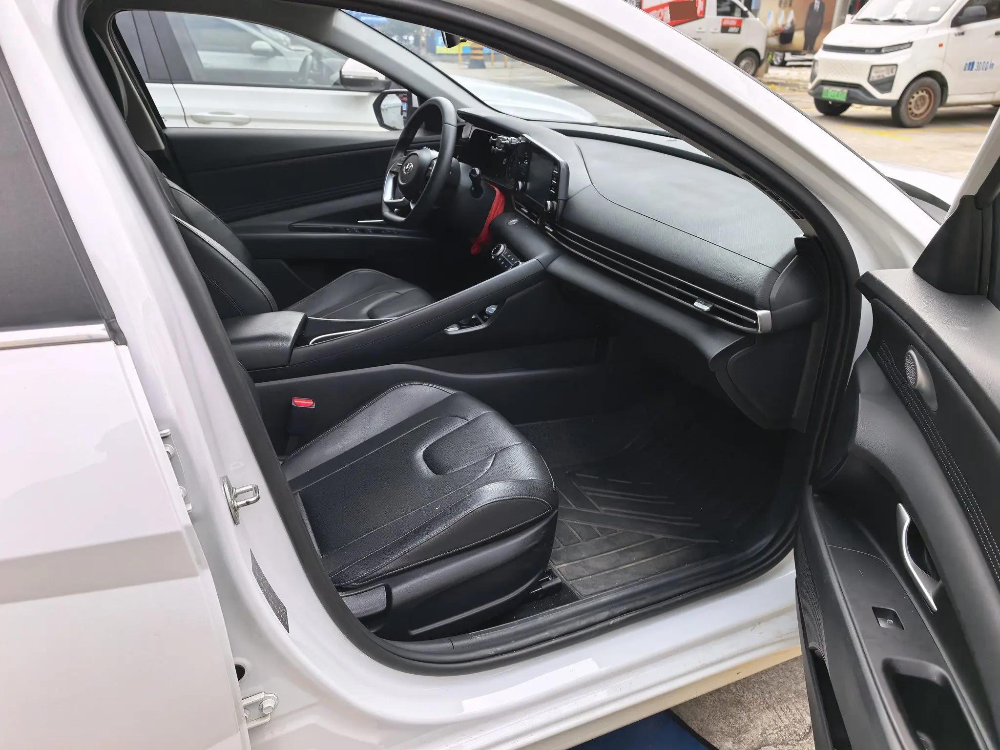Elantra 2022 1.5L CVT GLX Elite Edition 3