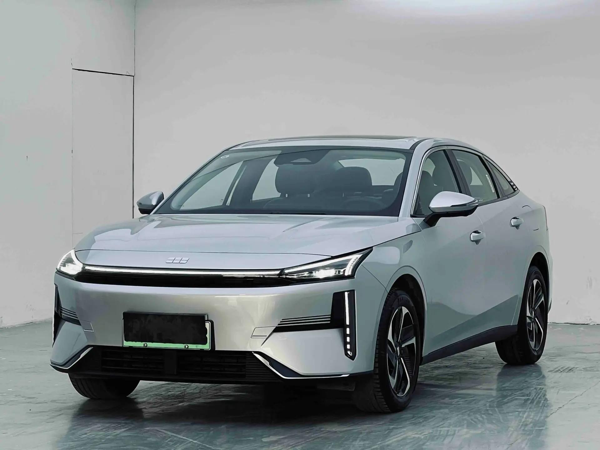 Geely Galaxy 2025 L6 EM-i 1.5 140km Starship Edition Automatic Gear