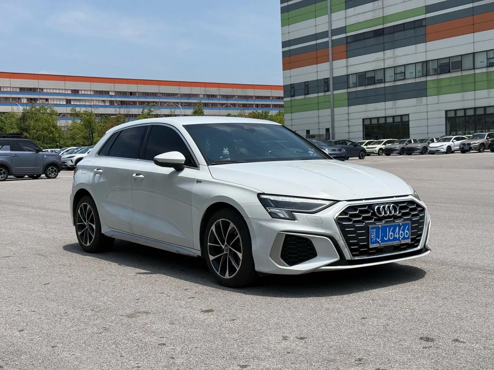 Audi A3 2021 Sportback 35 TFSI Aggressive Sport 3