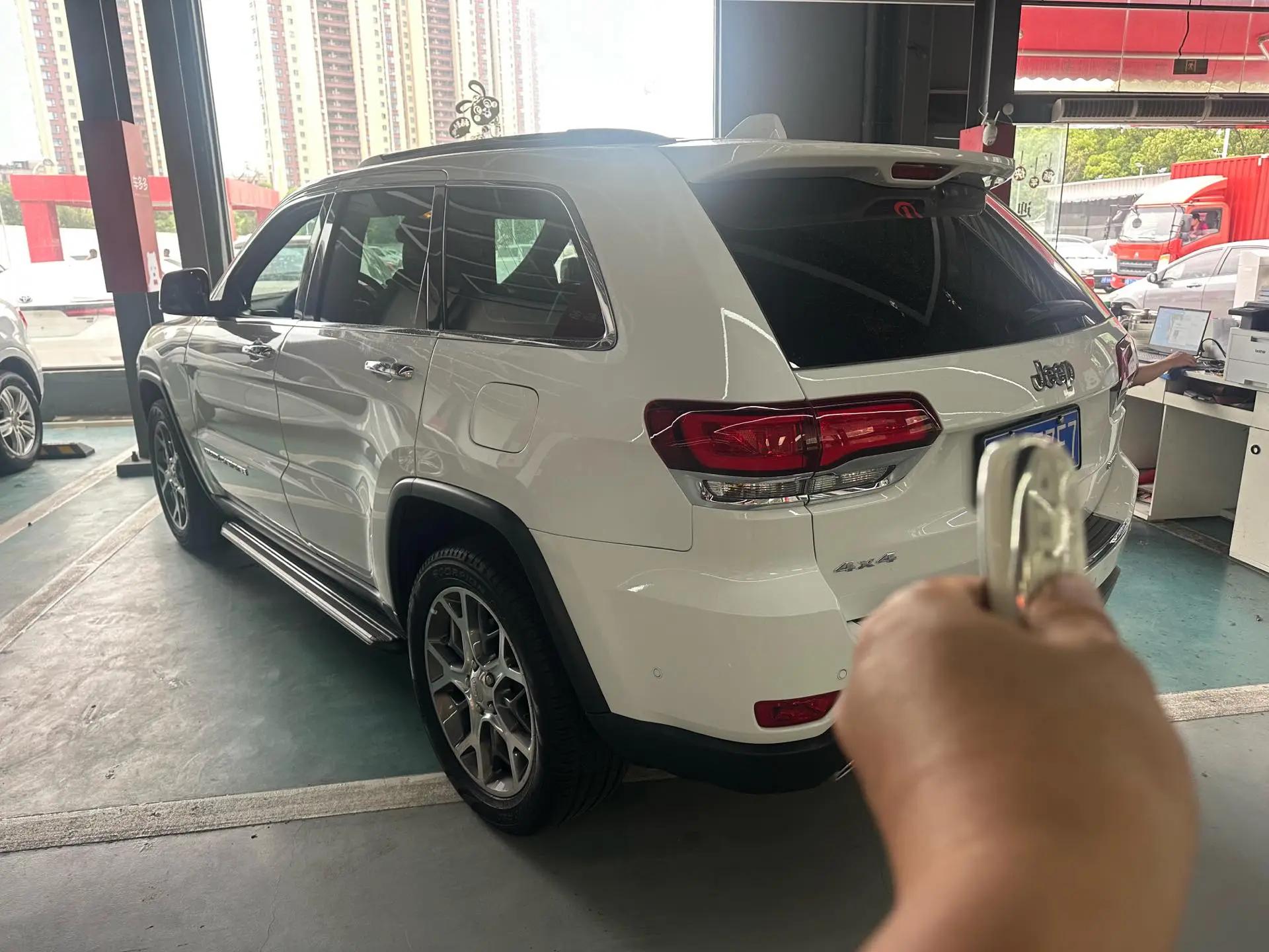 Grand Cherokee (Imported) 2021 3.0L 80th Anniversary Edition 3