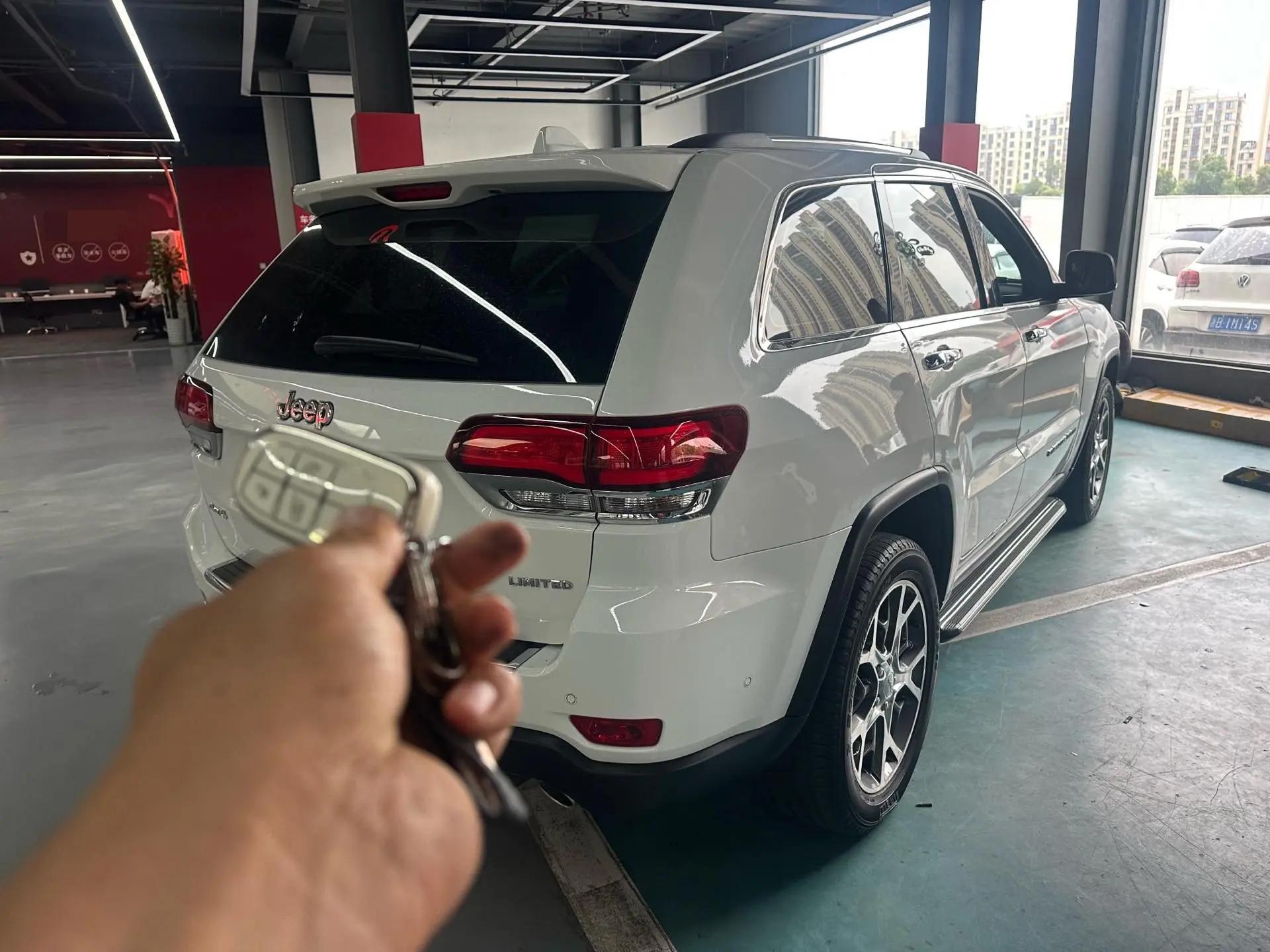Grand Cherokee (Imported) 2021 3.0L 80th Anniversary Edition 4