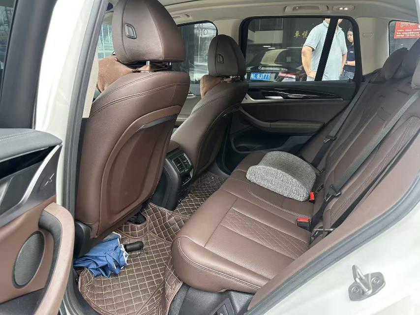 BMW X3 2022 xDrive25i M sports suit 4