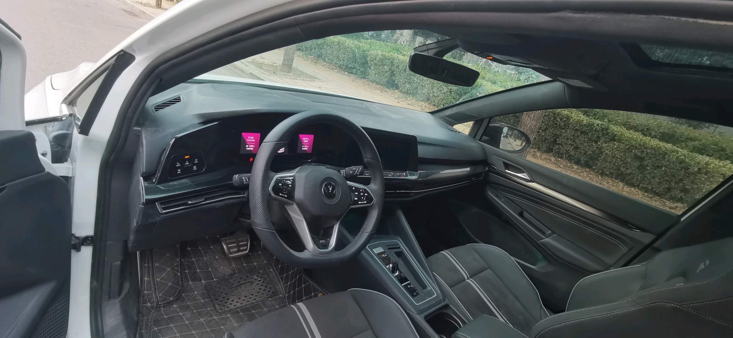 Volkswagen 2023 Golf 8 R-Line 1.4TSI 280TSI Automatic 5