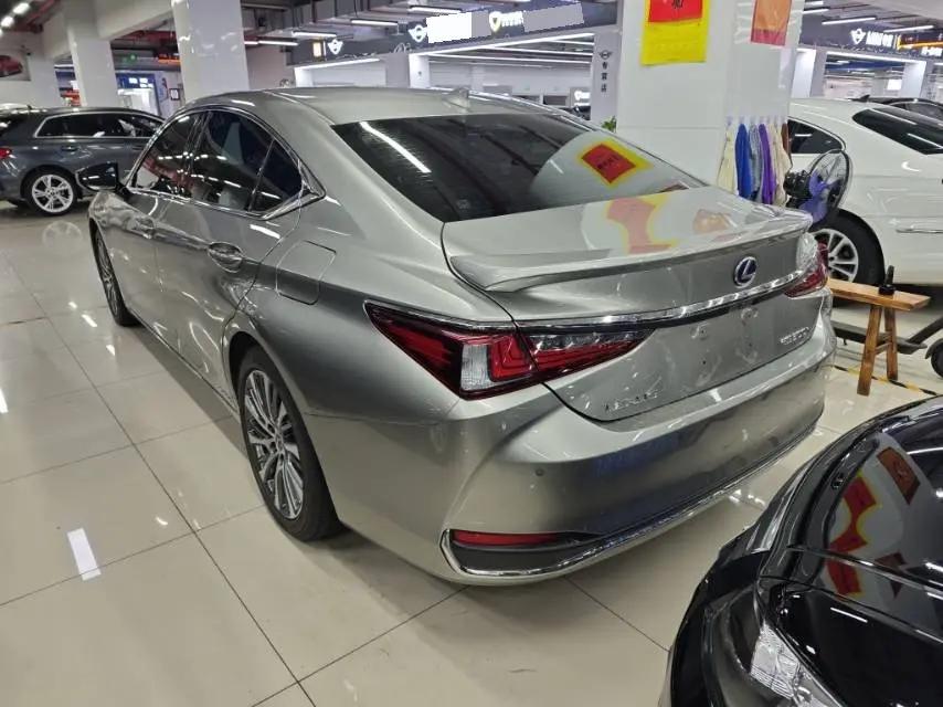 Lexus ES 2021 300h Prestige Edition 7