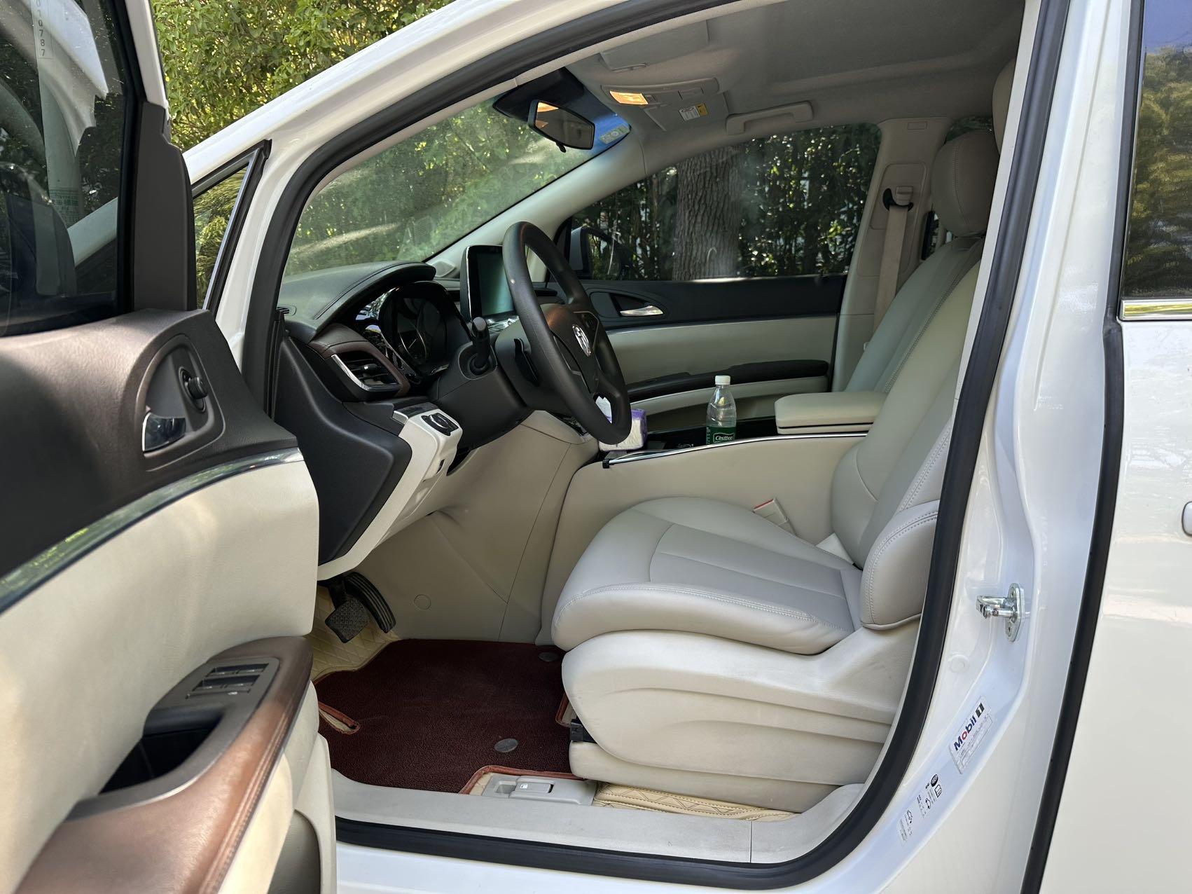 Buick GL8 2021 Land Business Class 652T Comfort Model 3