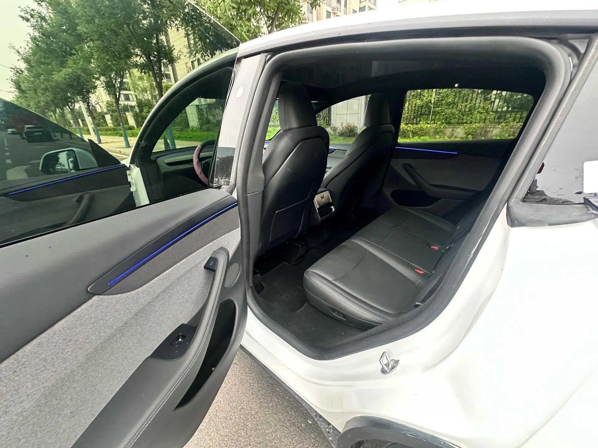 Tesla 2026 Model Y Rear-Wheel Drive Automatic 8