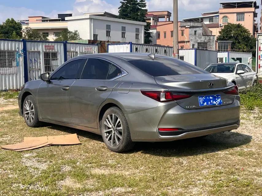Lexus ES 2021 200 Excellence Edition 16