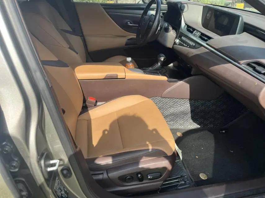 Lexus ES 2021 200 Excellence Edition 5