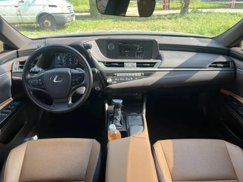 Lexus ES 2021 200 Excellence Edition 6
