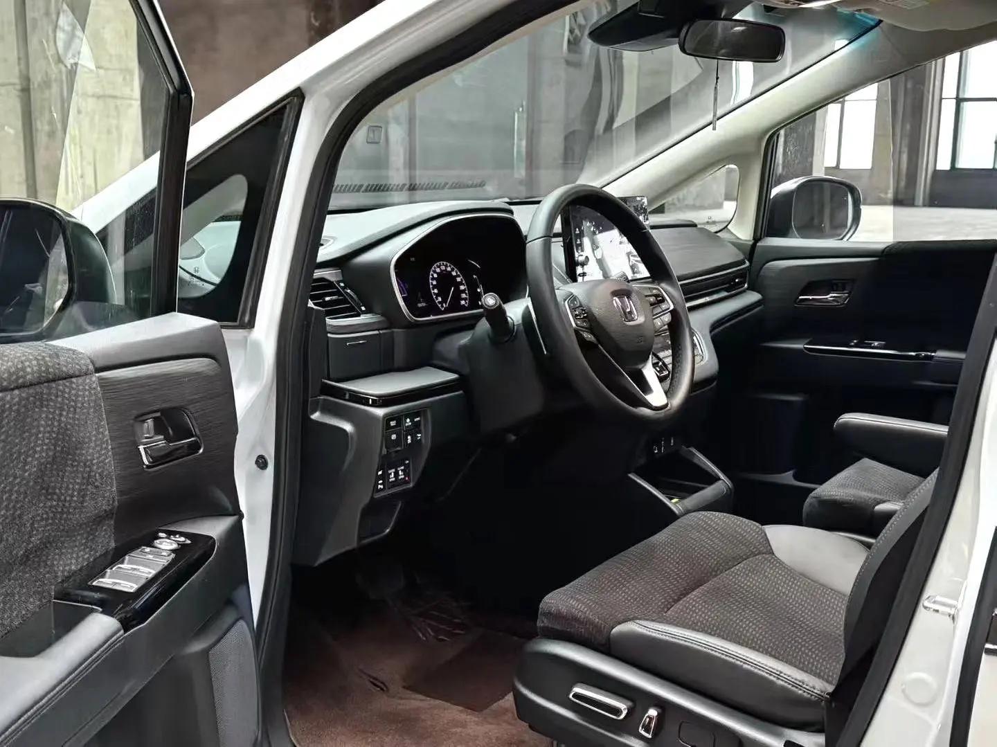 Honda 2024 Elyson e:HEV 2.0 Stepless Comfort Edition Automatic Gear 4