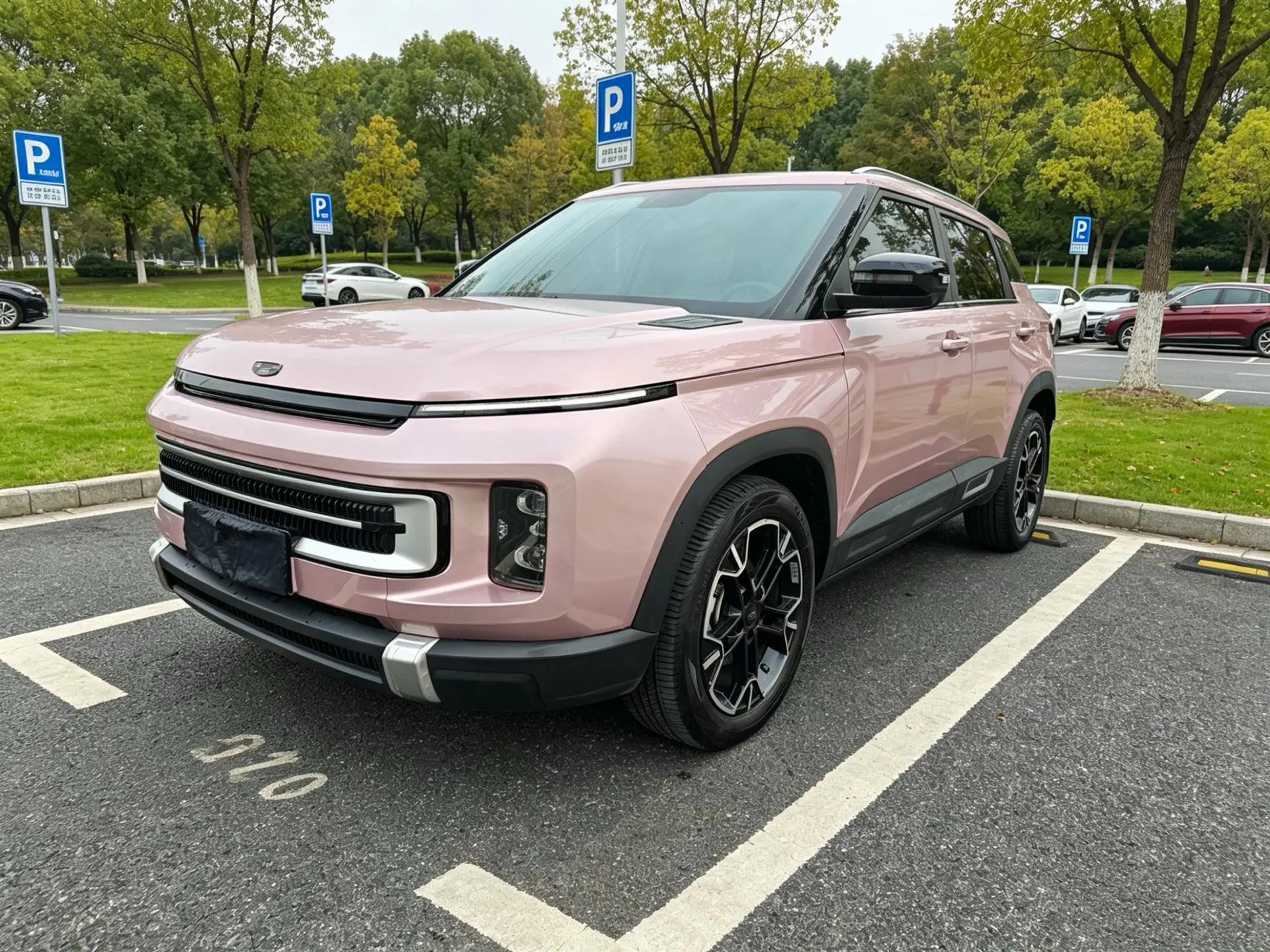 Открыть галерею: Geely ICON 2023 1.5TD Chocolate Alcoholic Edition