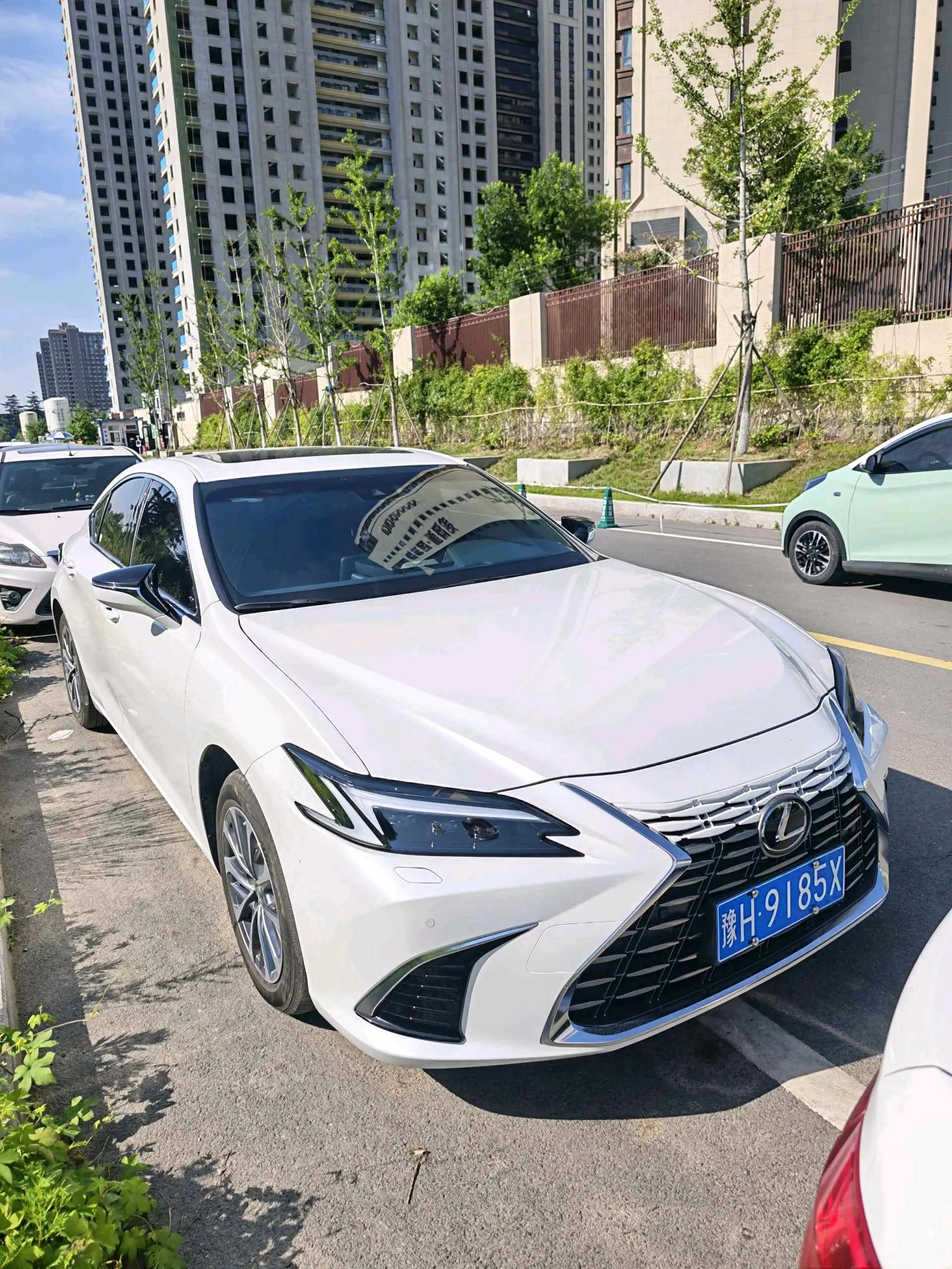 Lexus ES (Imported) 2025 ES200 2.0 CVT Prestige Edition Automatic 2