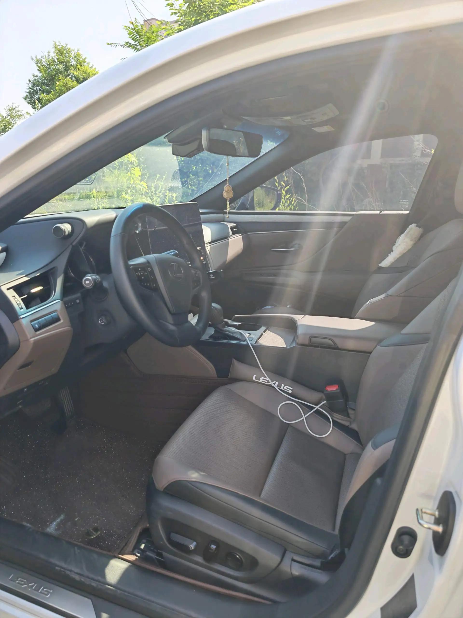 Lexus ES (Imported) 2025 ES200 2.0 CVT Prestige Edition Automatic 3