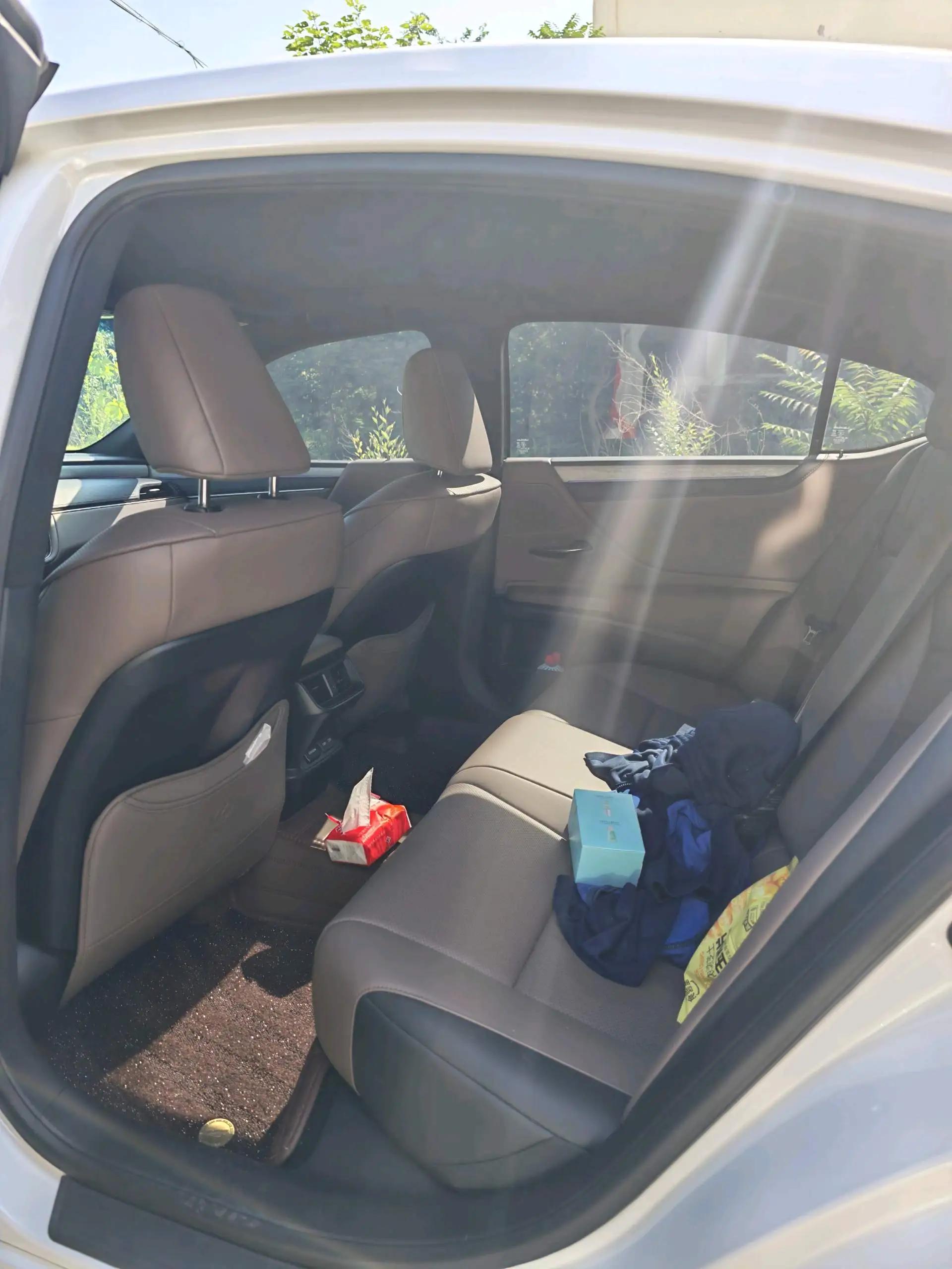 Lexus ES (Imported) 2025 ES200 2.0 CVT Prestige Edition Automatic 4