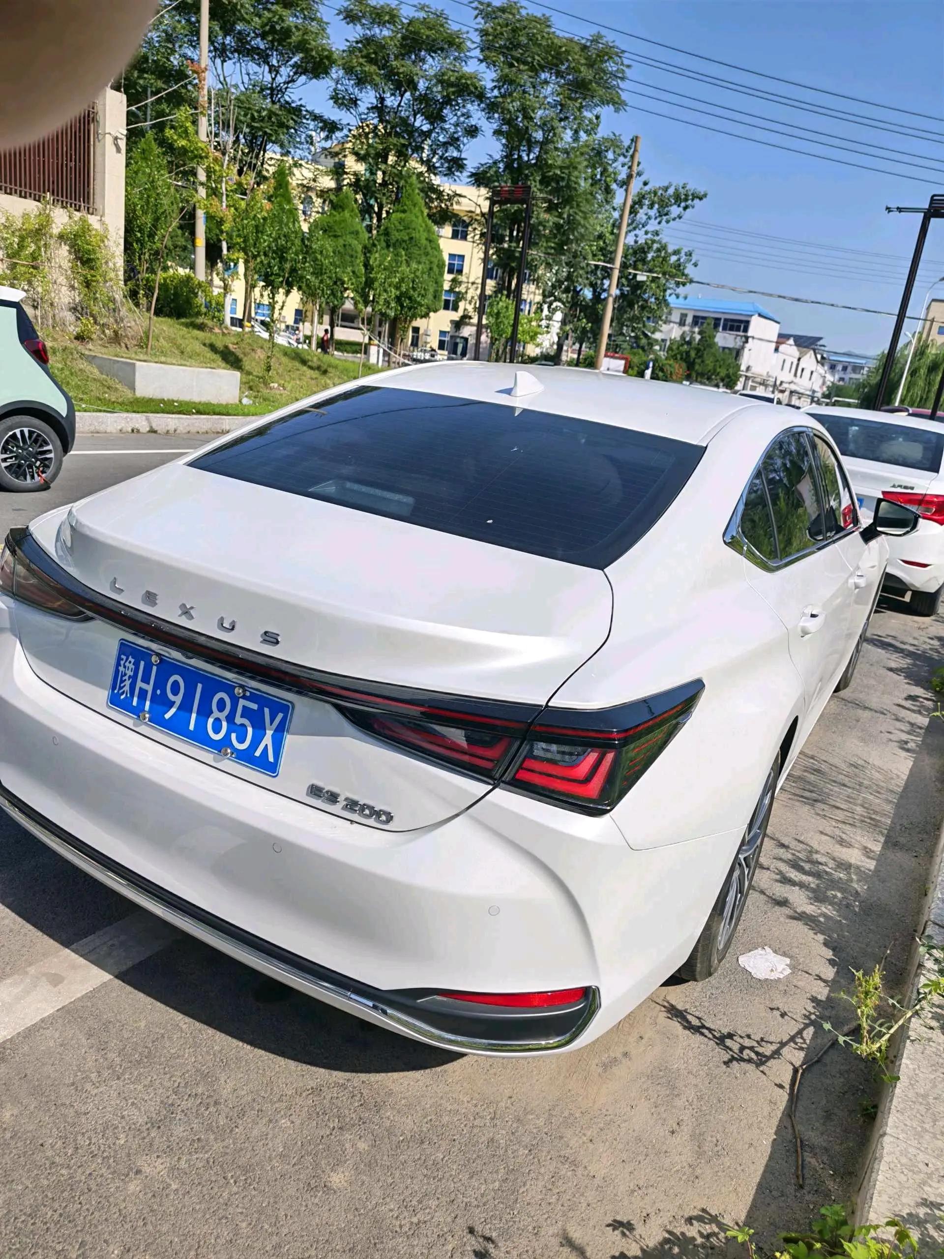 Lexus ES (Imported) 2025 ES200 2.0 CVT Prestige Edition Automatic 7