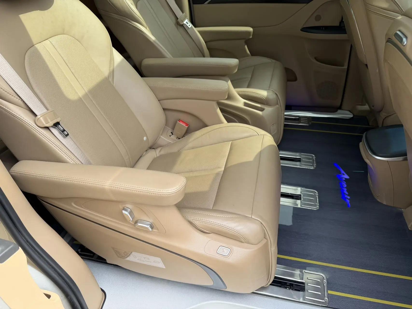 Buick GL8 2021 ES Lu Zun 653T Smart Luxury Model 12