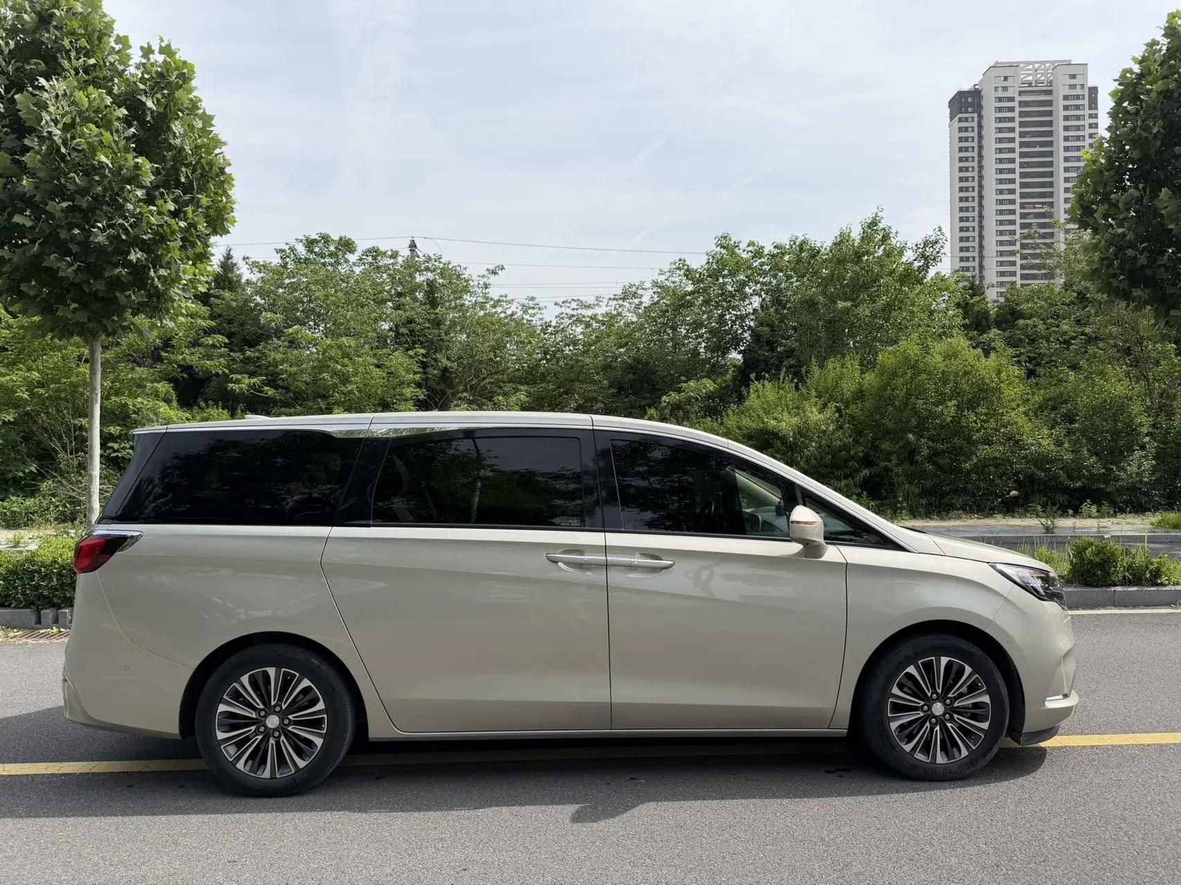 Buick GL8 2021 ES Lu Zun 653T Smart Luxury Model 5