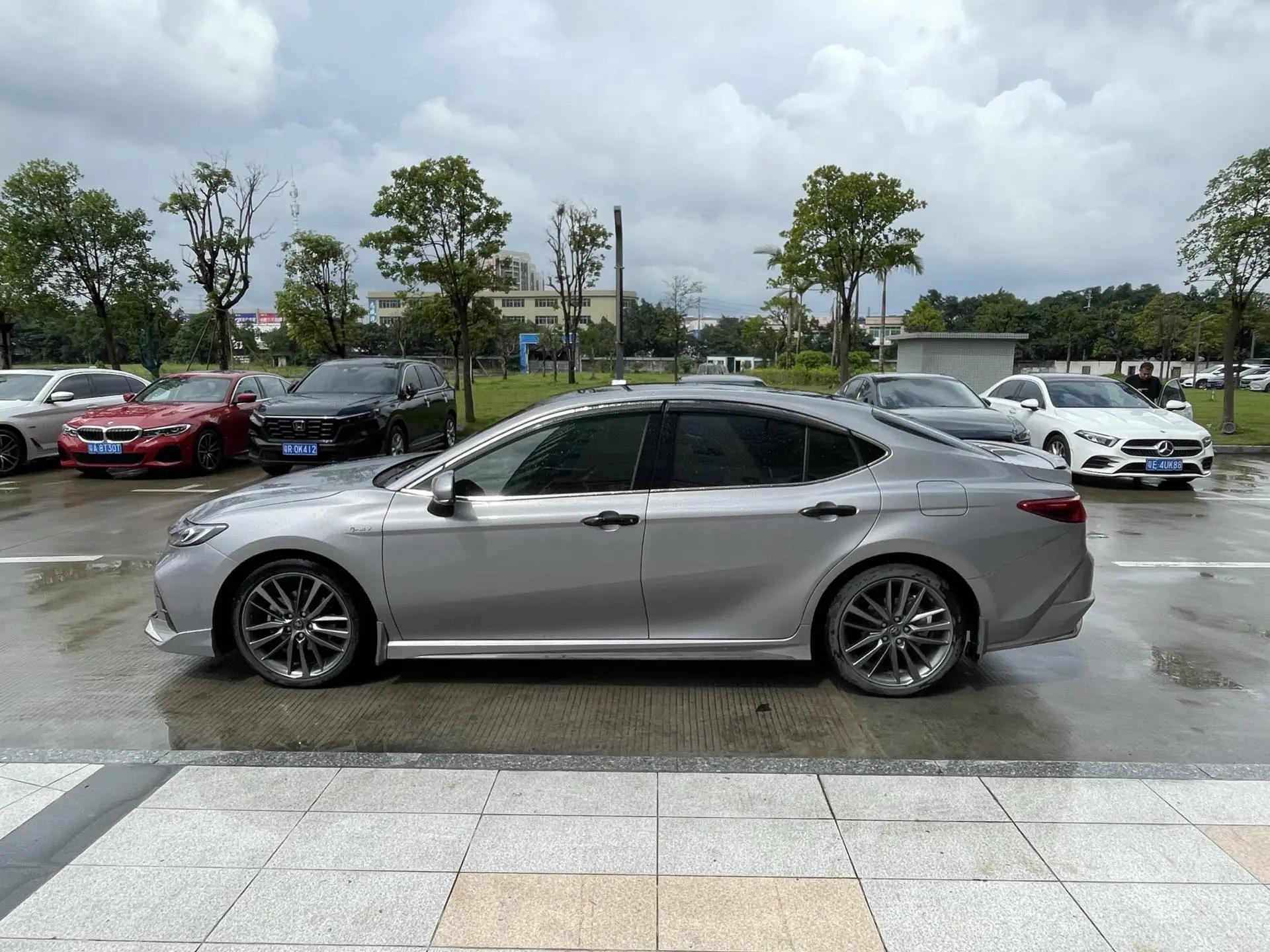 Toyota 2024 Camry Dual Engine 2.0HXS Stepless Sports PLUS Edition Automatic Gear 3