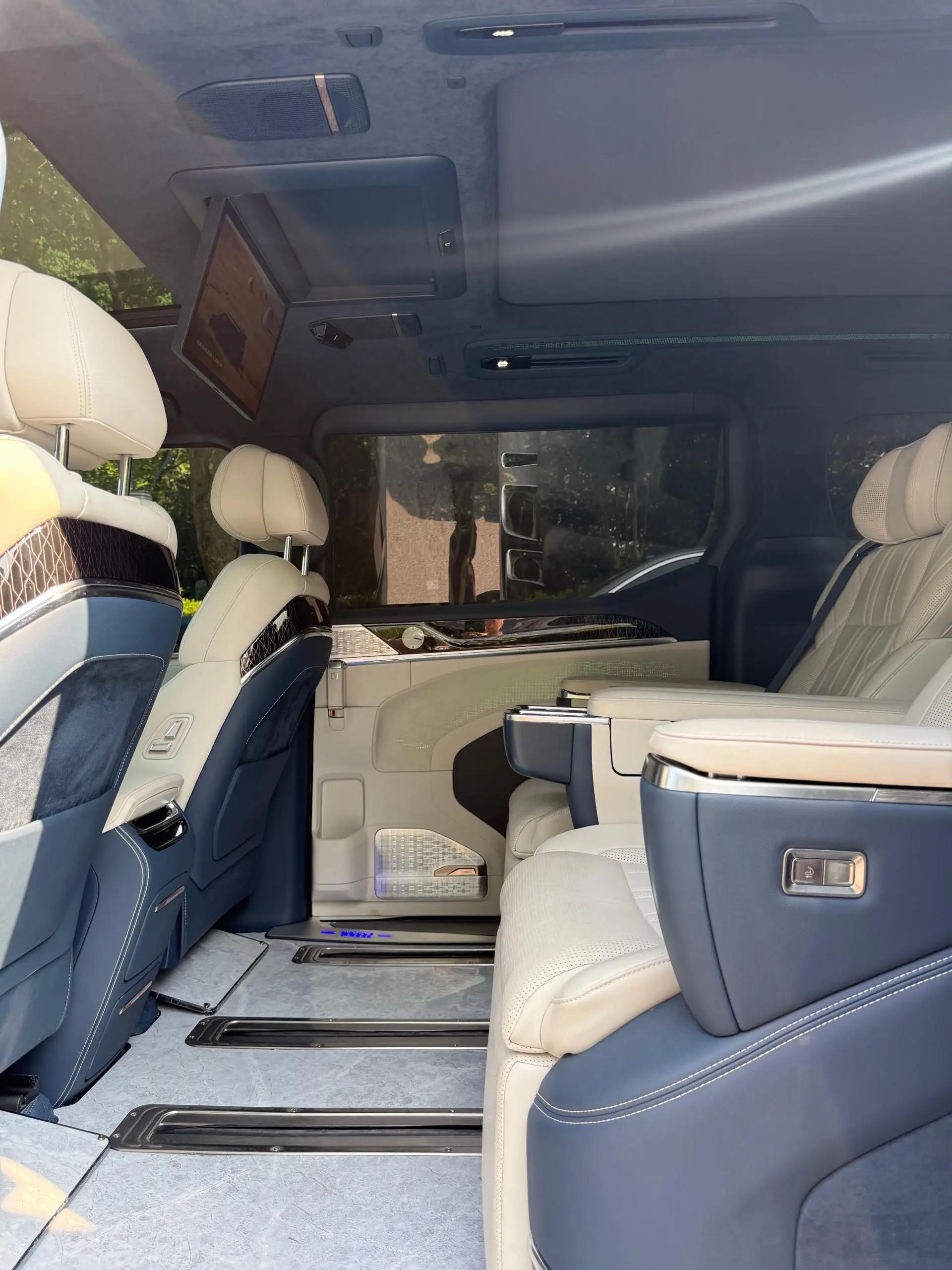 ZEEKR 009 2022 Dual Motor Basic 6-seat 8