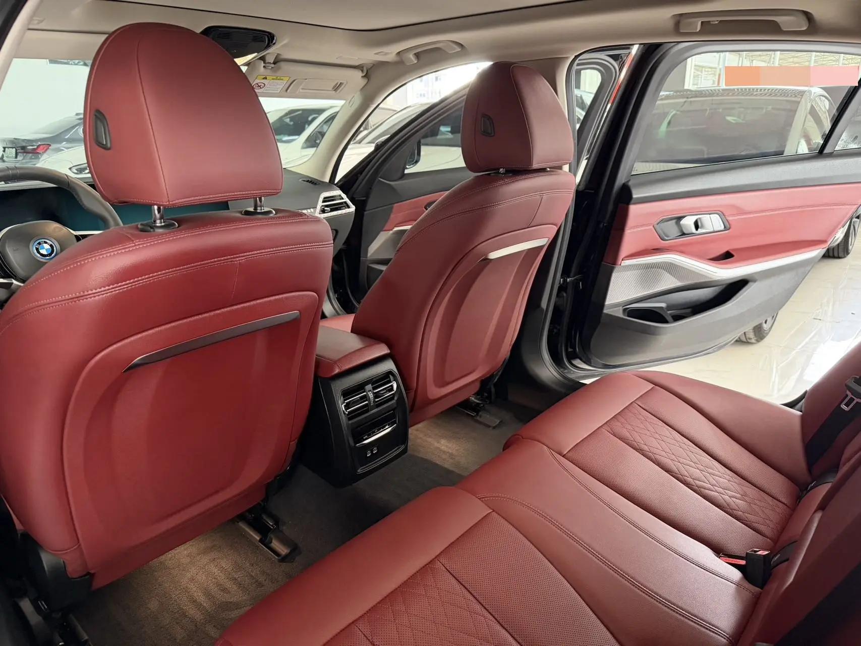 BMW 2025 i3 eDrive 35 L automatic gear 4