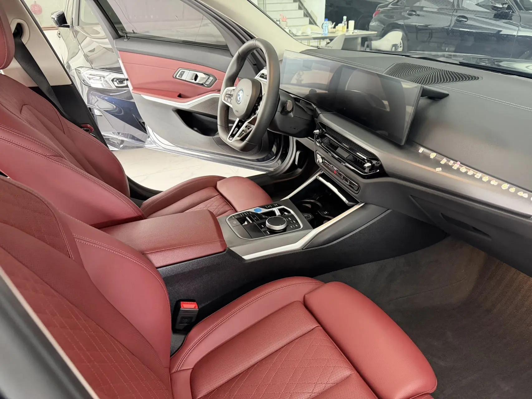 BMW 2025 i3 eDrive 35 L automatic gear 6