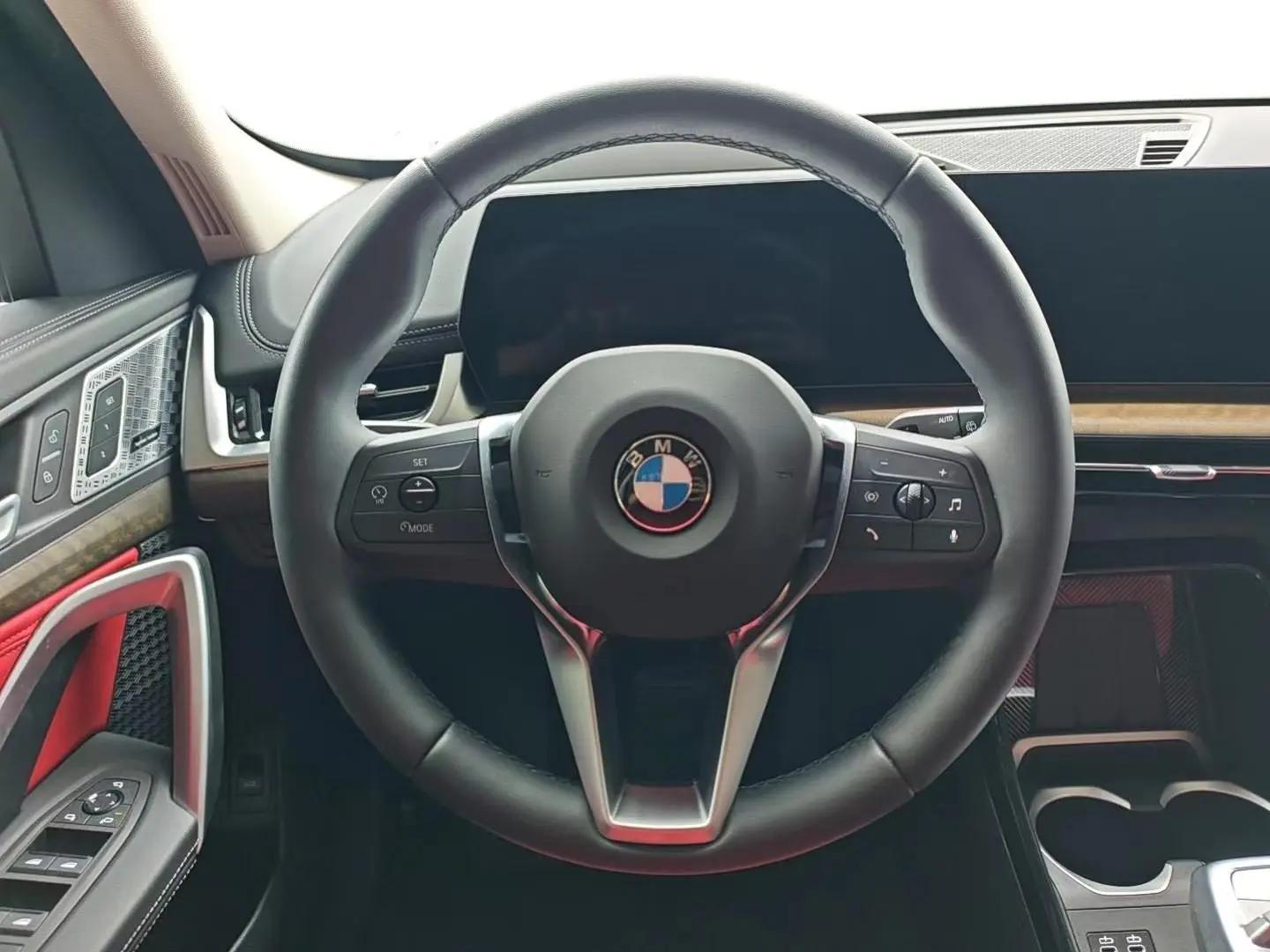 宝马 2025款 X1 xDrive25Li 2.0T X设计套装 自动挡 8