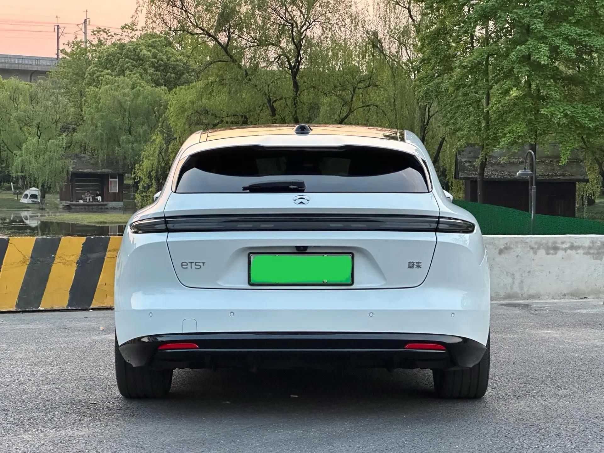 NIO 2025 ET5T 75kWh Touring automatic 5