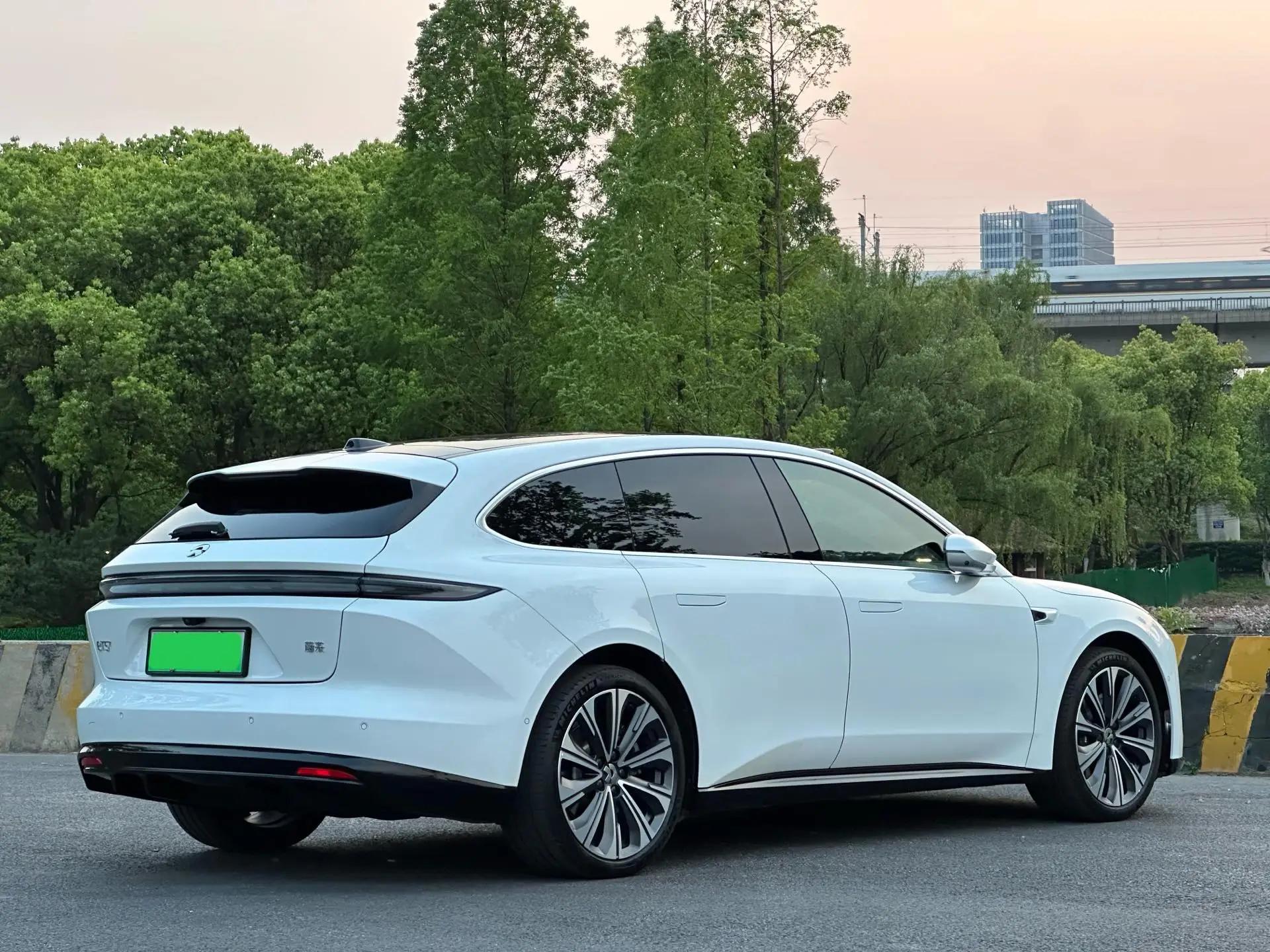 NIO 2025 ET5T 75kWh Touring automatic 6