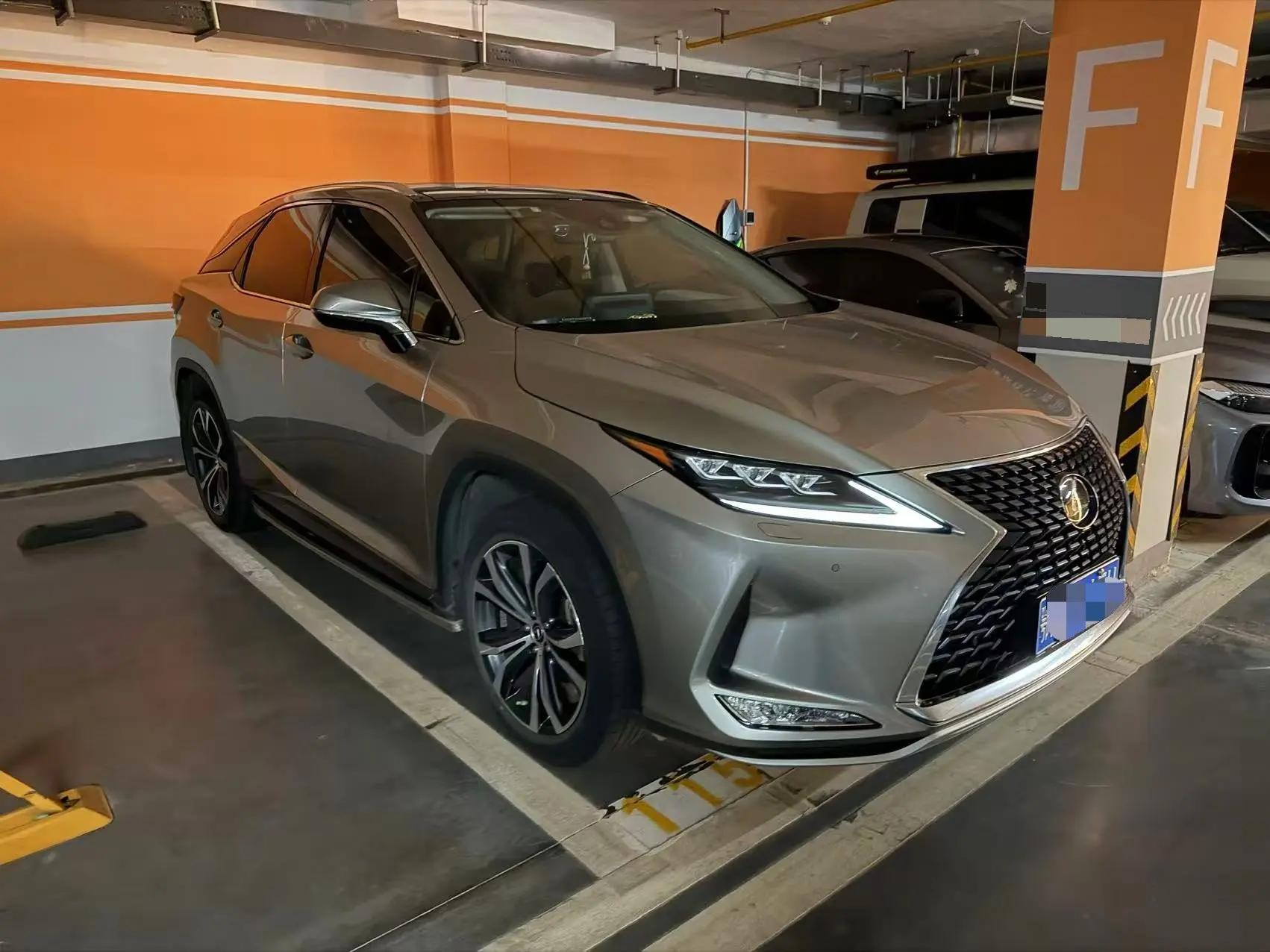 Lexus RX 2020 300 four-wheel drive elegant version of the national v 3