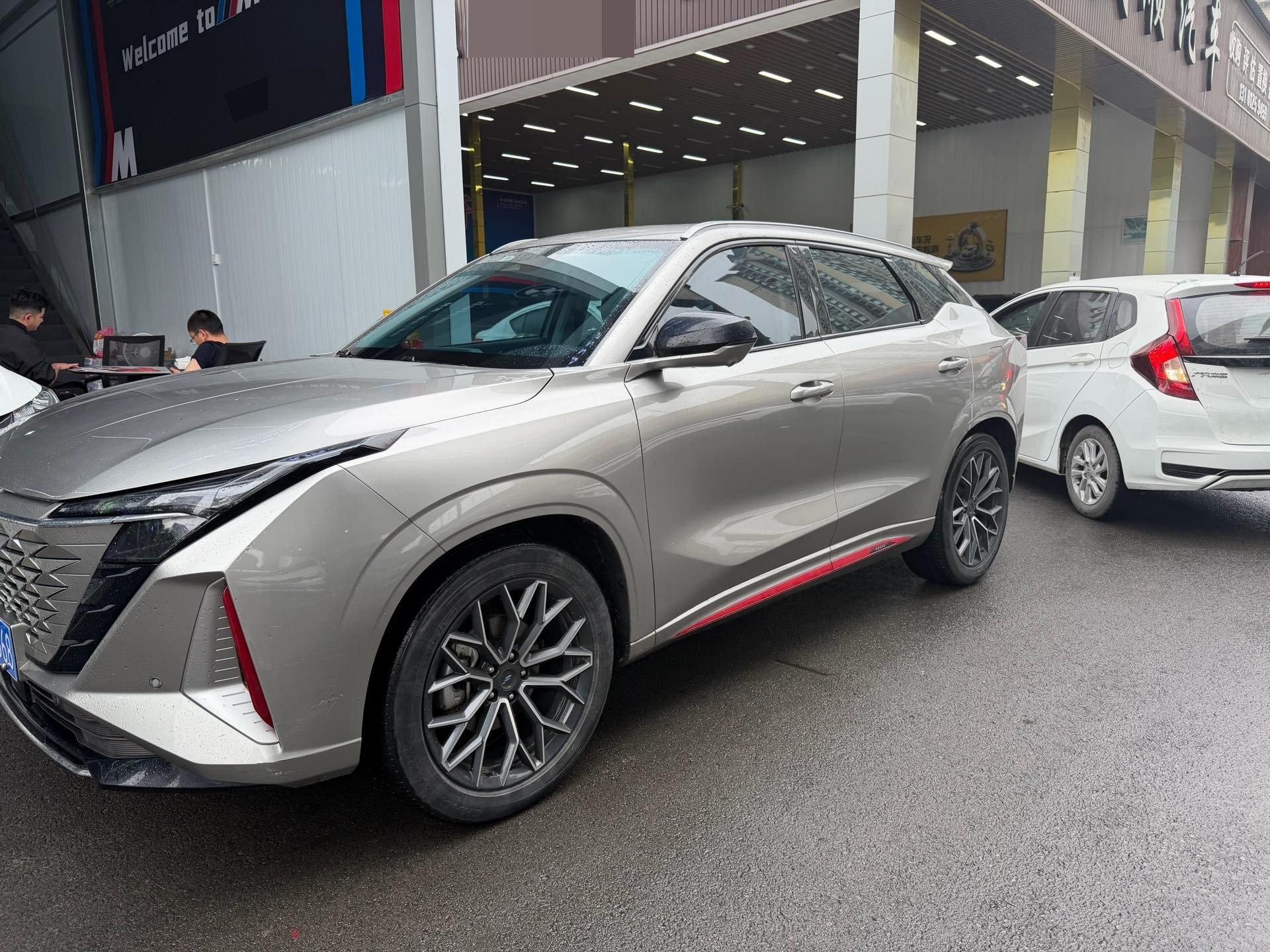 ChangAn Oshan Z6 2022 Blue Whale 1.5T DCT Smart Navigation Model