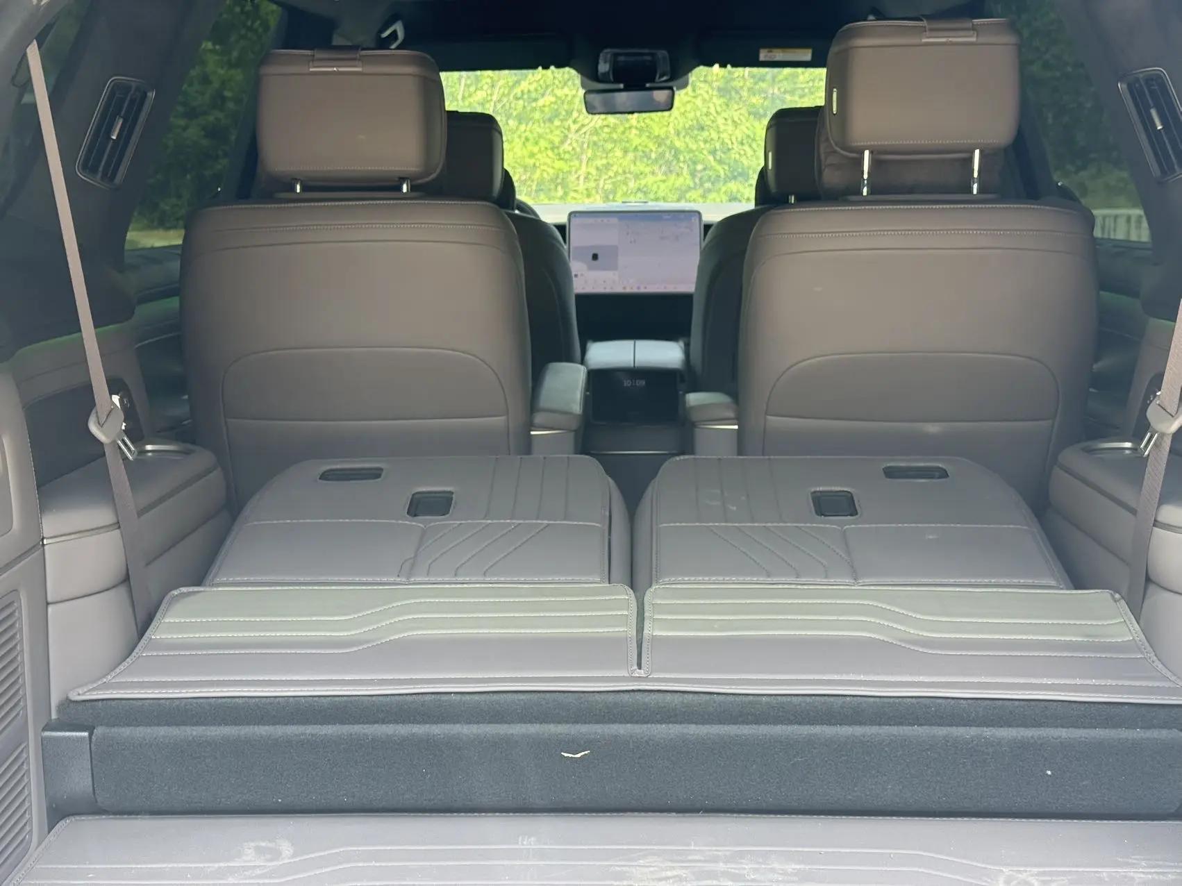 NIO 2026 ES8 6-Seater Executive Luxury Edition Automatic 8
