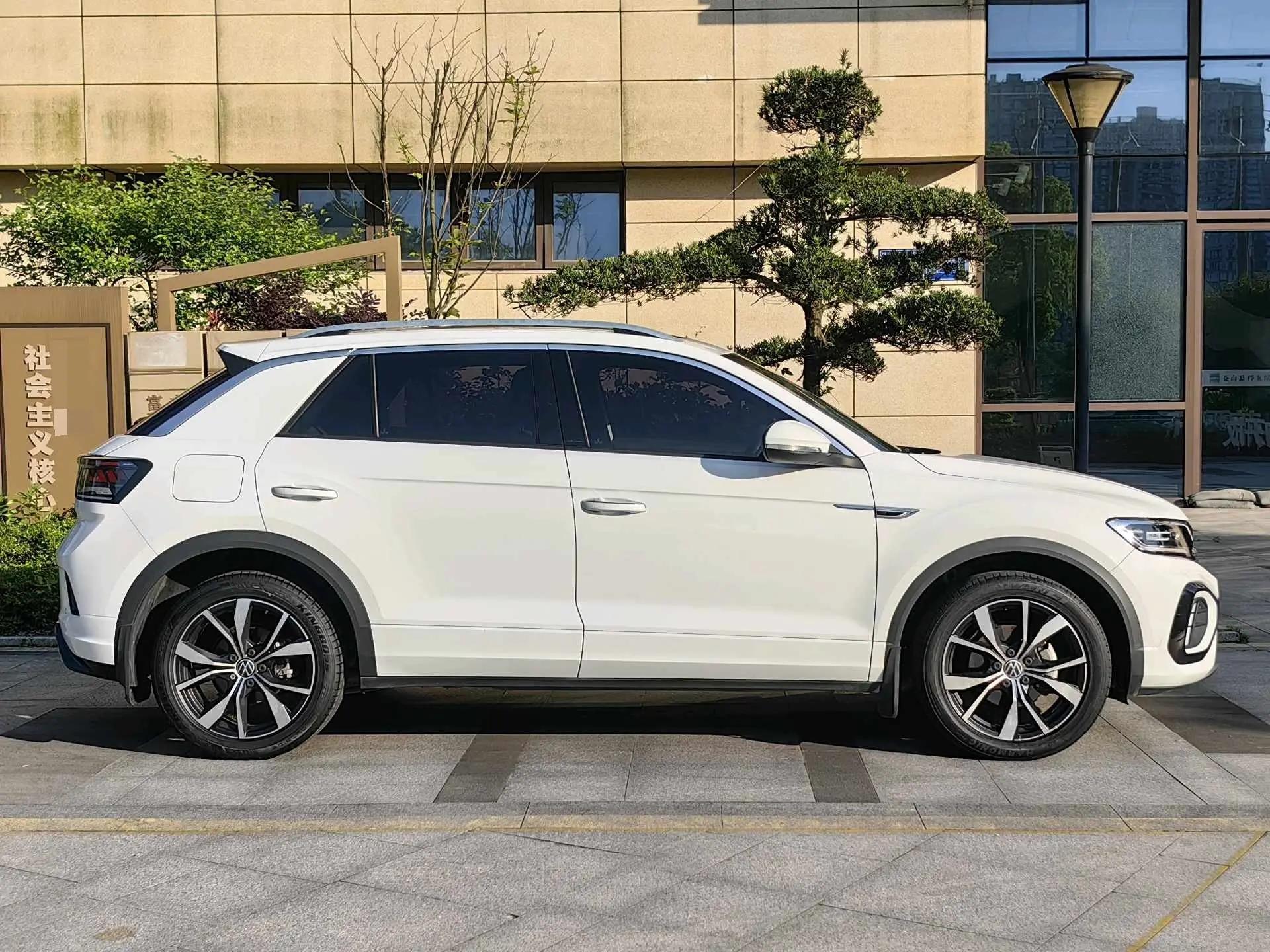 Volkswagen 2024 Tange 1.5TSI 300TSI Two-Drive Chen Guang Edition Automatic Gear 5