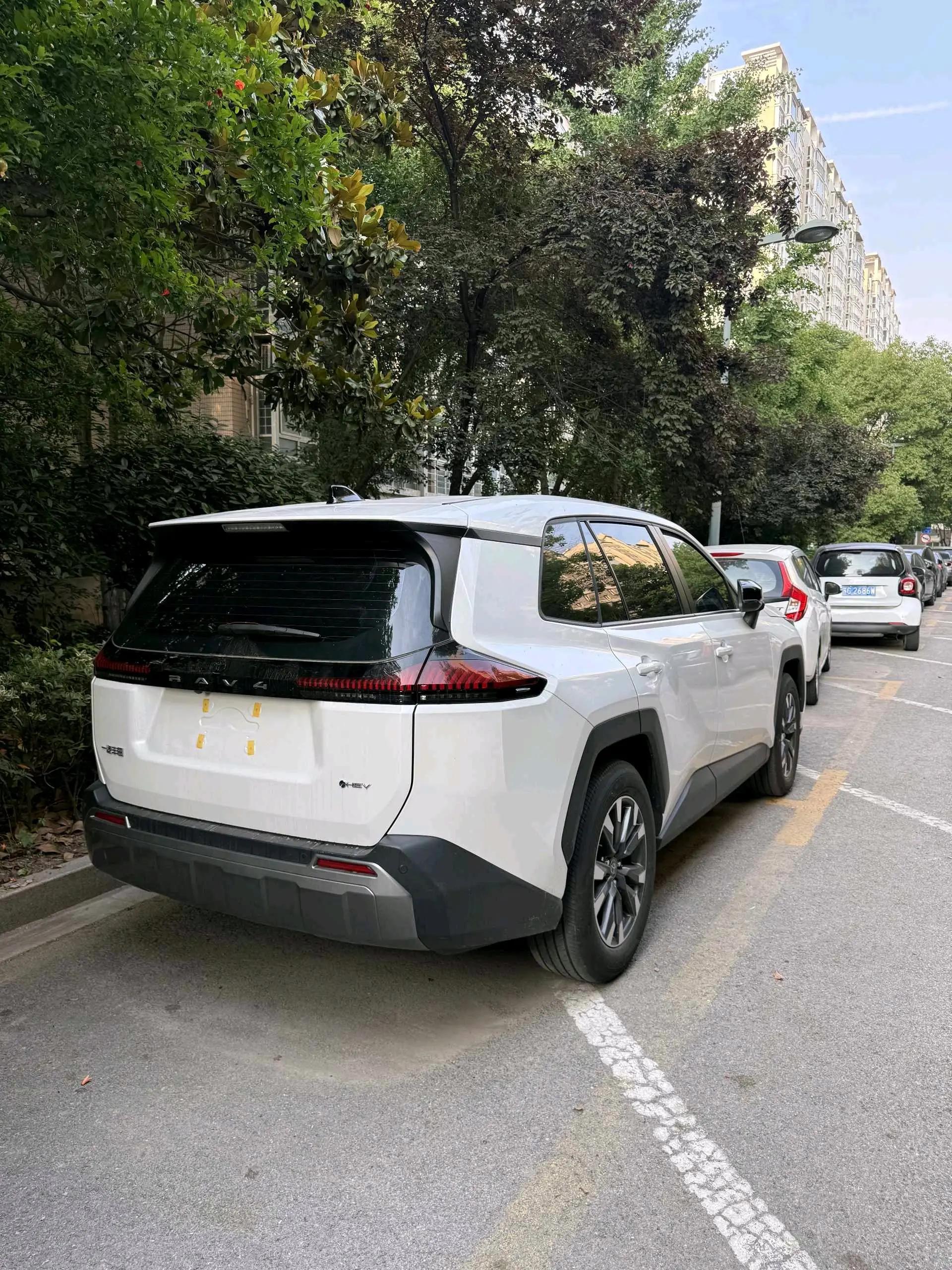 Toyota 2026 RAV4 Rongfang Double Engine 2.0 Stepless Two-Drive Deluxe Automatic Gear 3