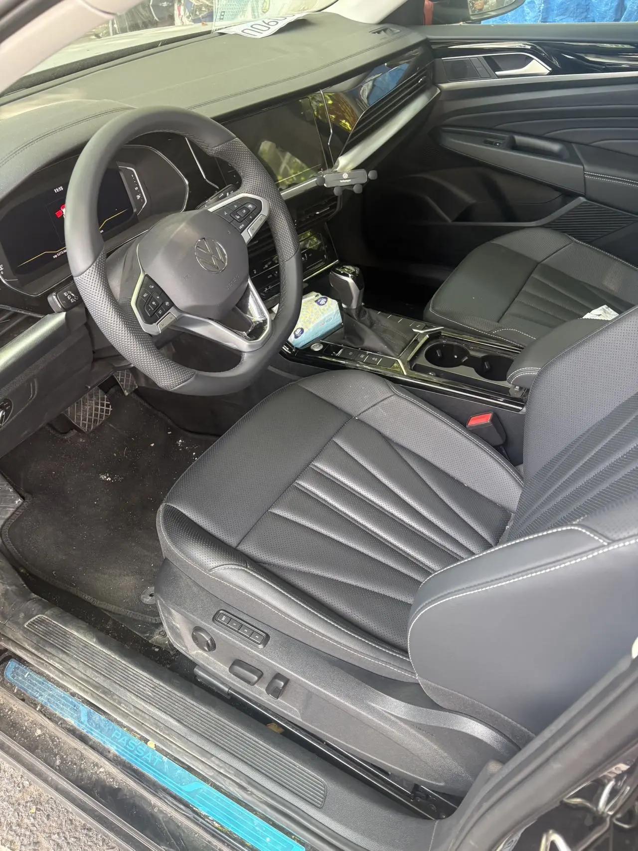 Volkswagen 2025 Passat 2.0TSI 330TSI Outstanding Model Starry Sky Elite Edition Automatic 4