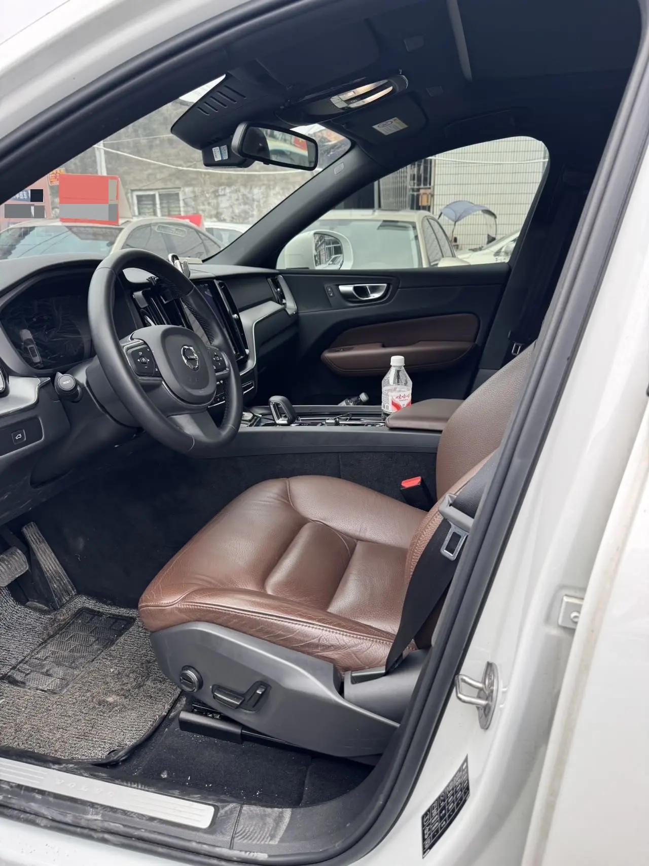 Volvo XC60 2023 B5 4-wheel-drive Zhiyi Deluxe Edition 3
