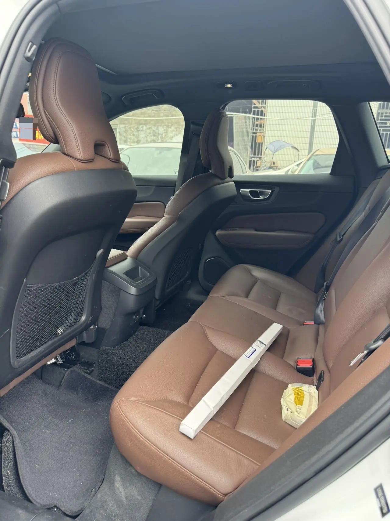 Volvo XC60 2023 B5 4-wheel-drive Zhiyi Deluxe Edition 4