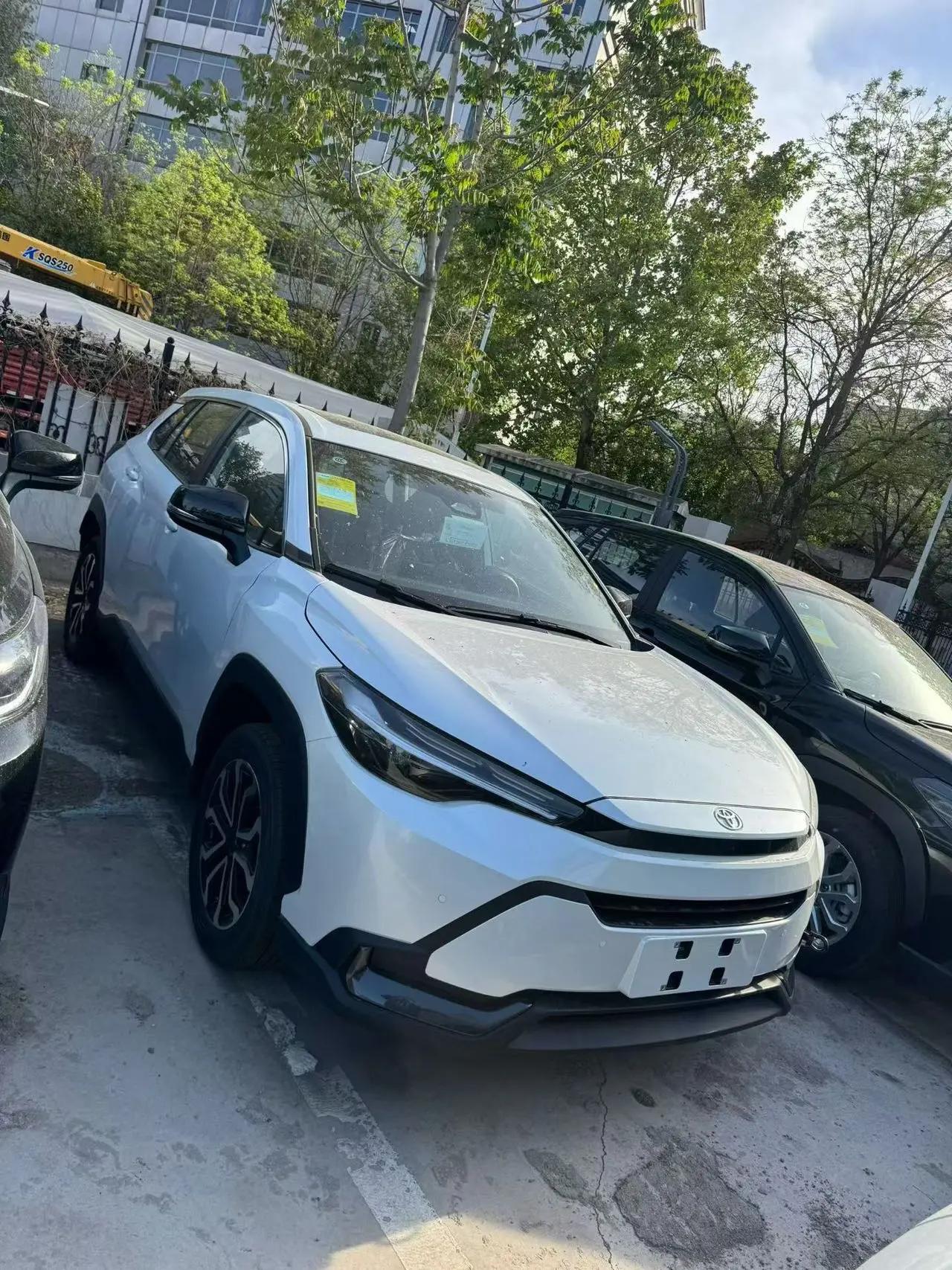 Toyota 2026 Fenglanda Shuangqing 2.0 Stepless Intelligent Electric Hybrid Leading Edition Automatic Gear 6