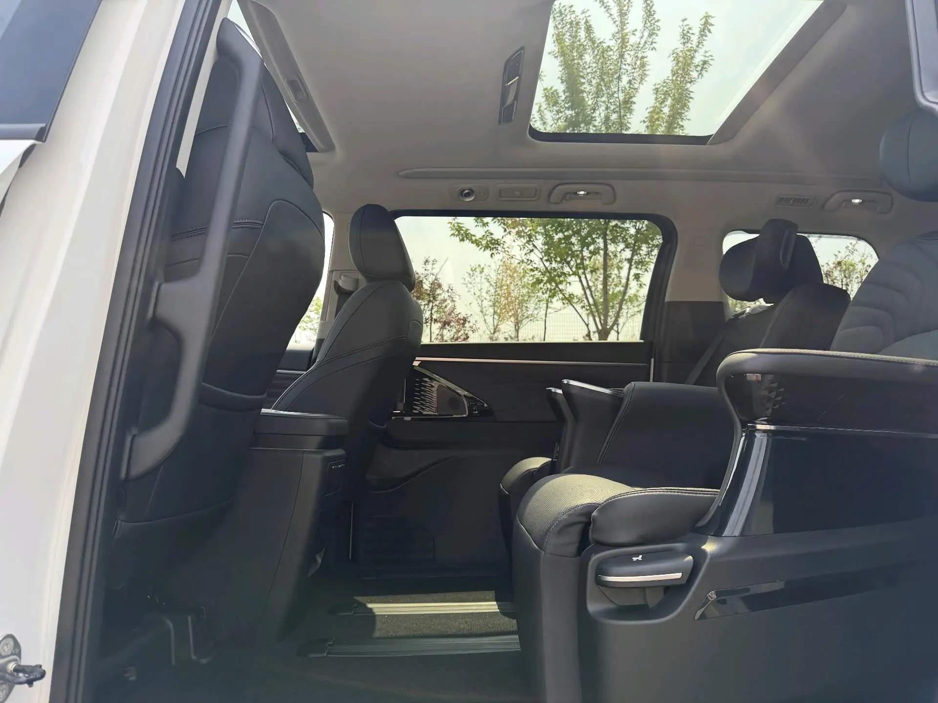 GAC Trumpchi 2024 M8 2.0T 400T Master Series Prestige Automatic 10