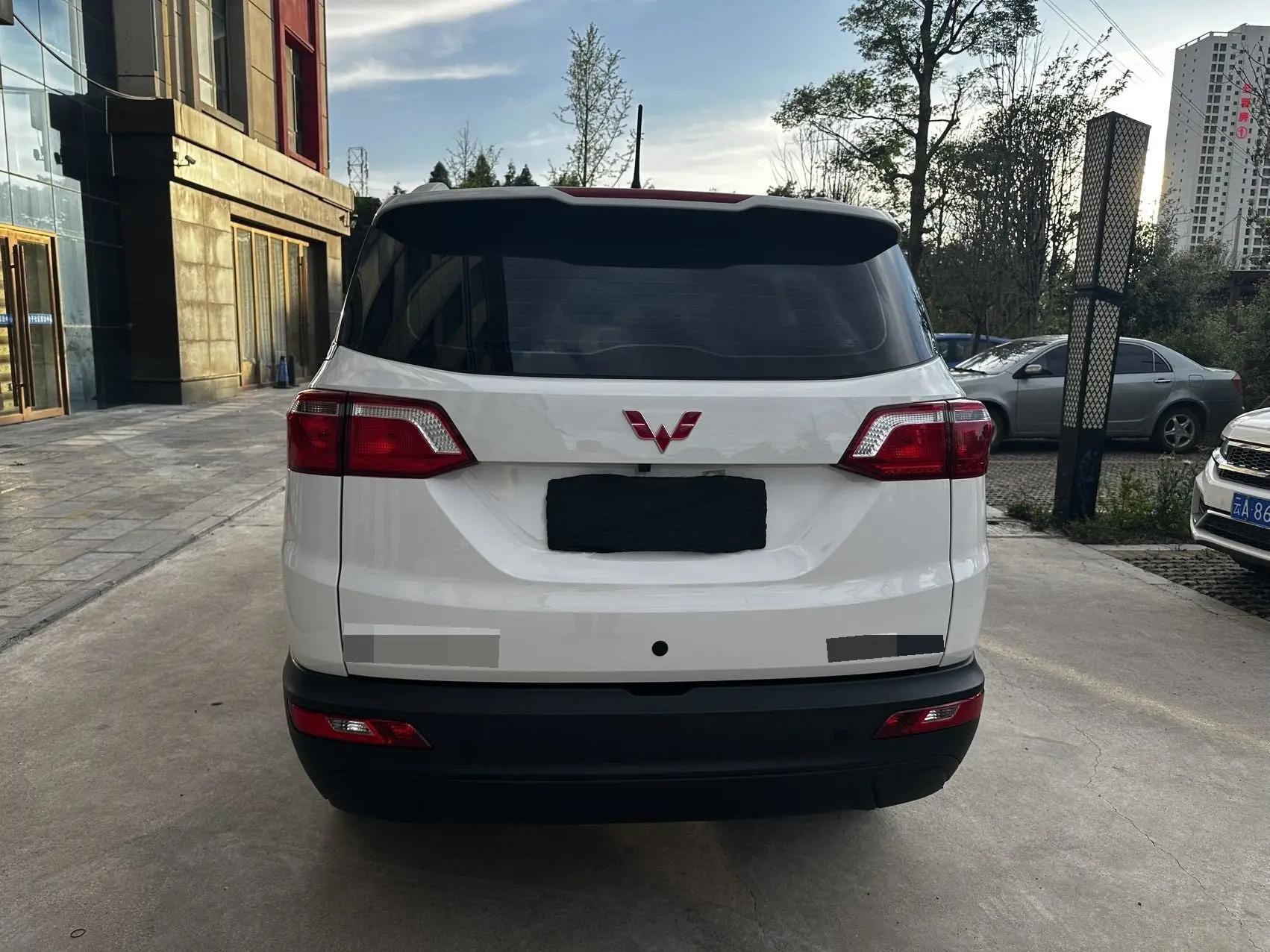 WuLing Hongguang S3 2019 1.5L Manual Comfort Country VI 4