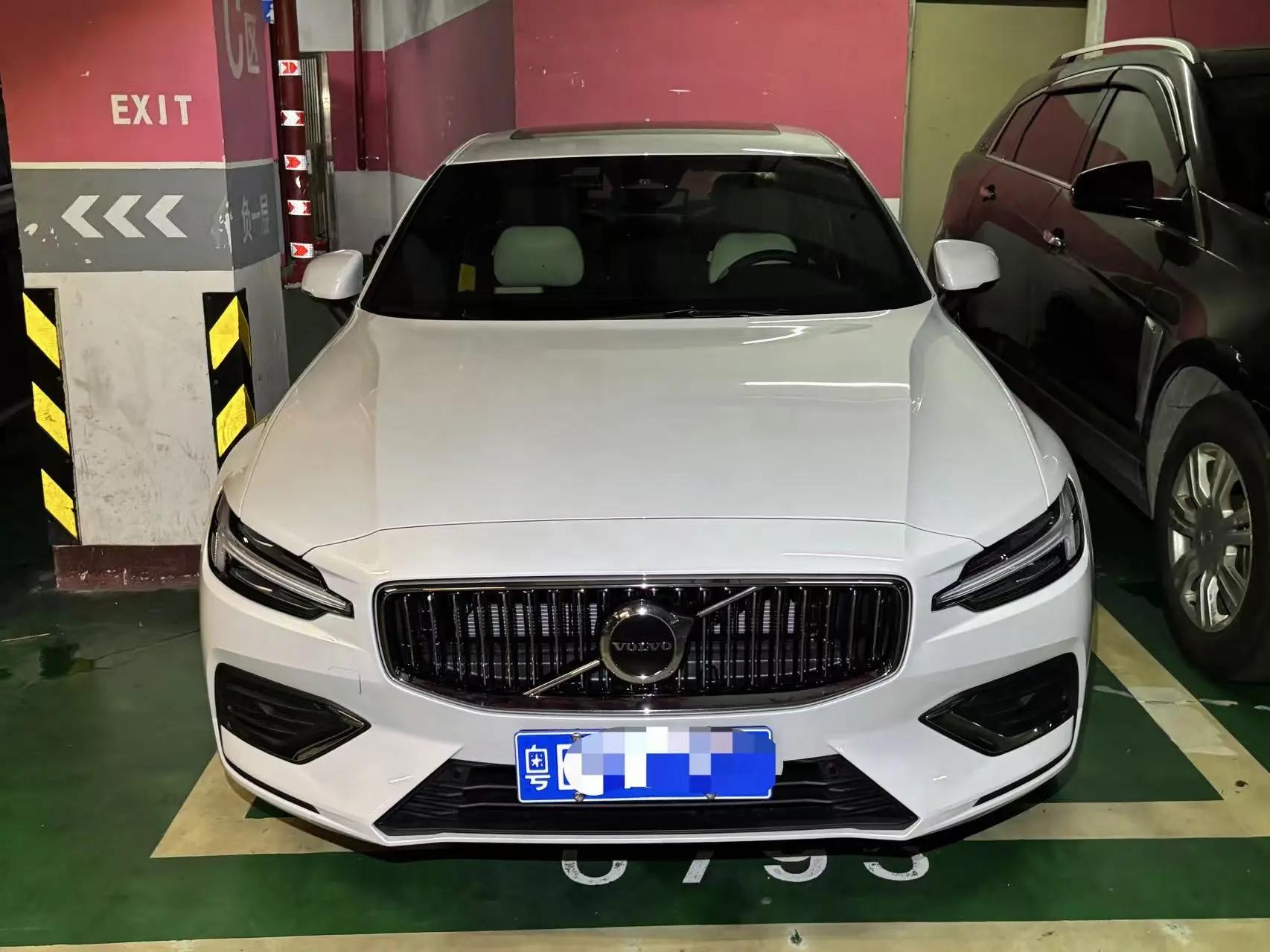 Volvo 2026 S60 48V 2.0T B4 Zhiyi Deluxe Edition Automatic Gear 2
