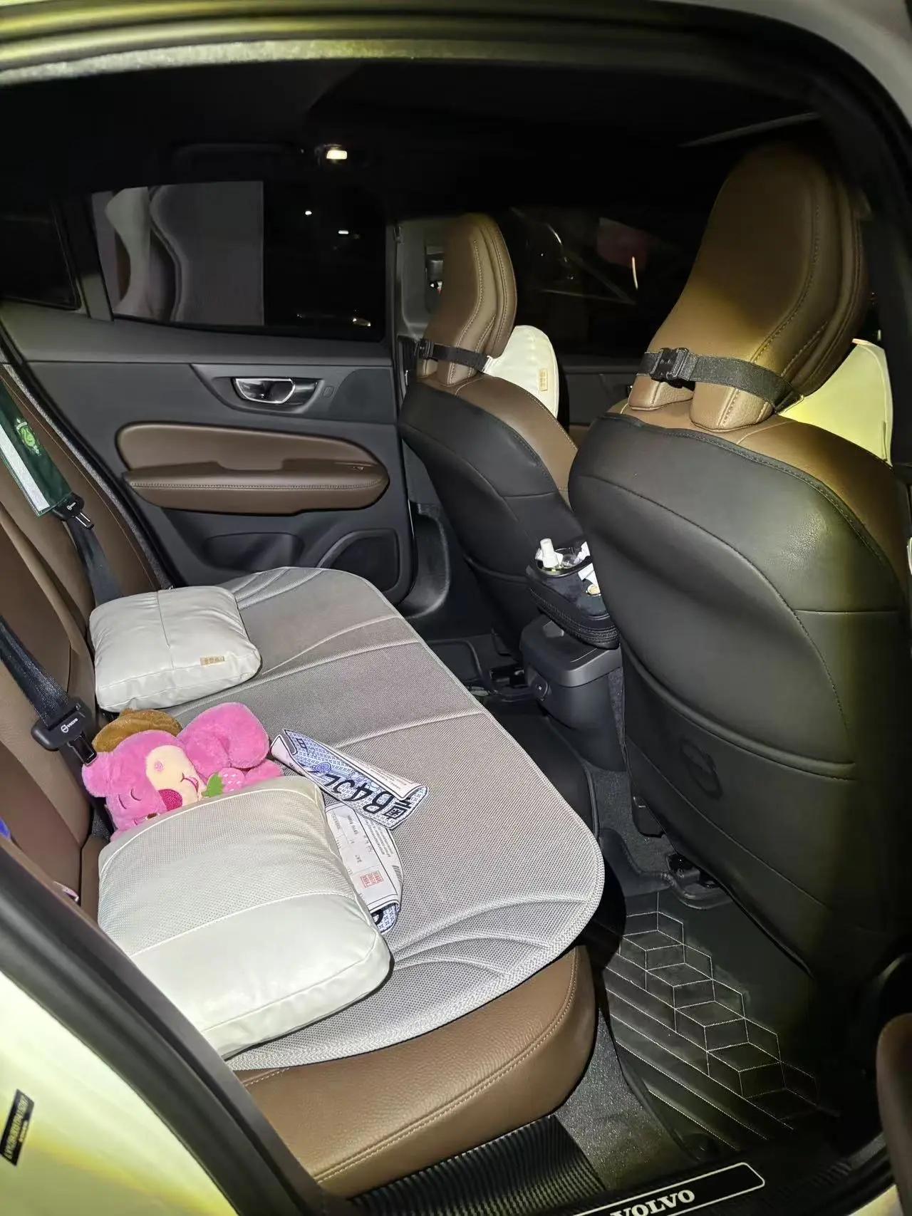 Volvo 2026 S60 48V 2.0T B4 Zhiyi Deluxe Edition Automatic Gear 7