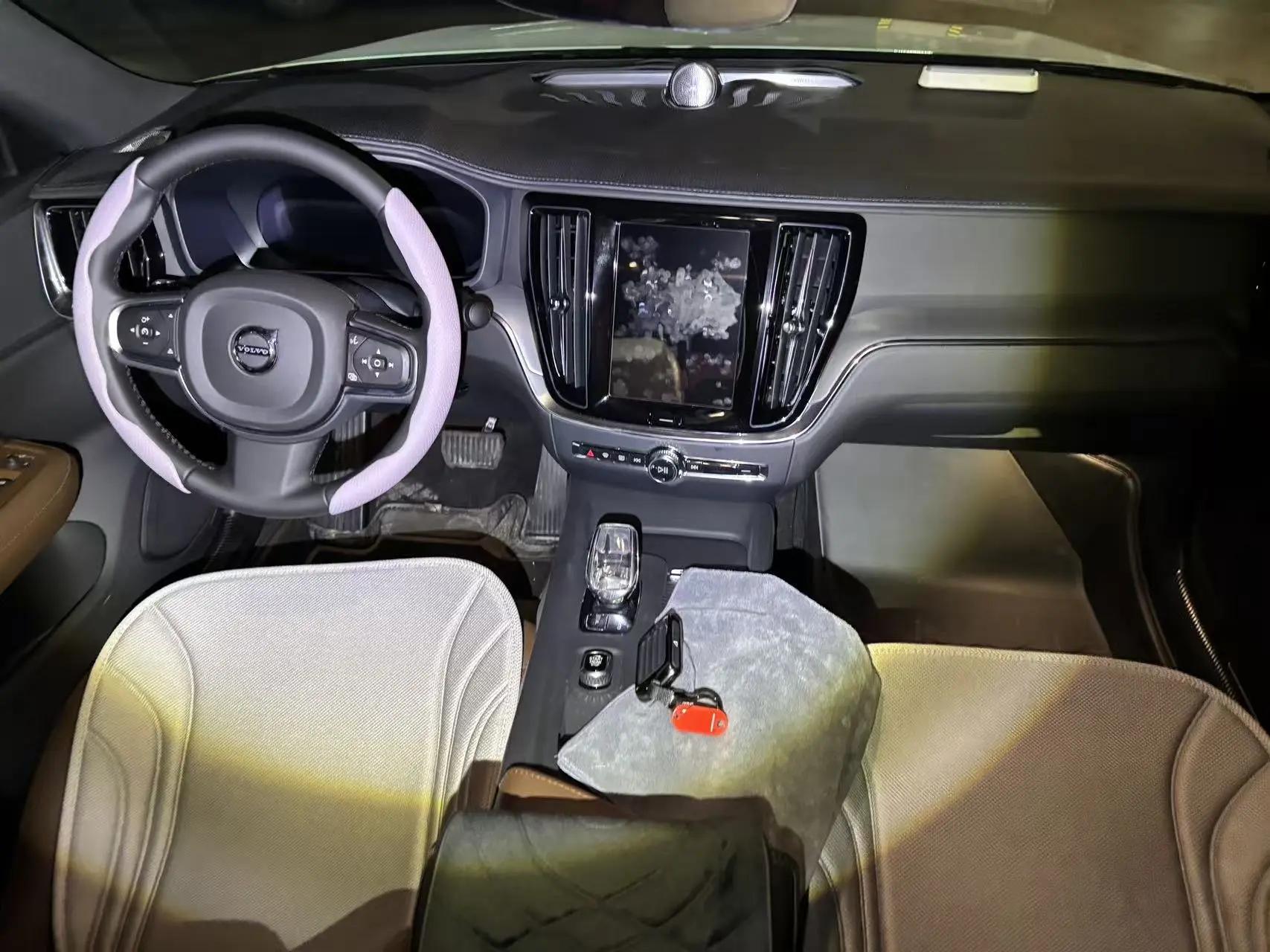 Volvo 2026 S60 48V 2.0T B4 Zhiyi Deluxe Edition Automatic Gear 8