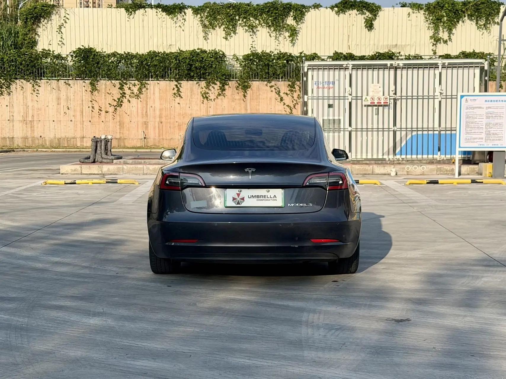 2019 Model 3 Standard Range Rear-Wheel Drive Upgrade Version 4